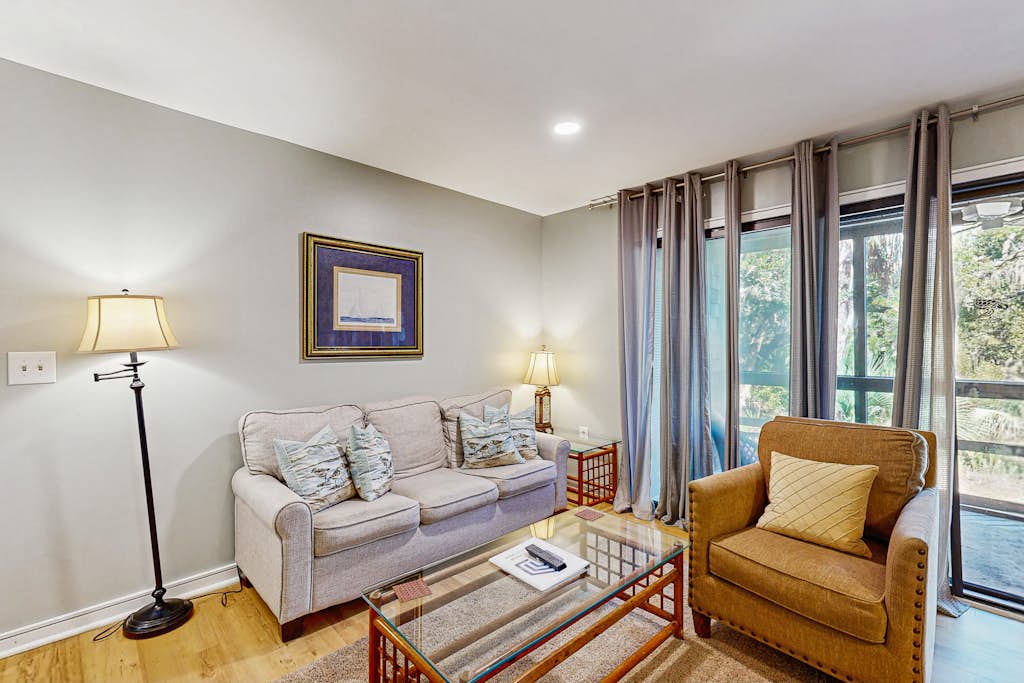 Renovated lagoon-view condo with screened porch & WiFi - steps from the beach — Kiawah Island, SC — vacation rental