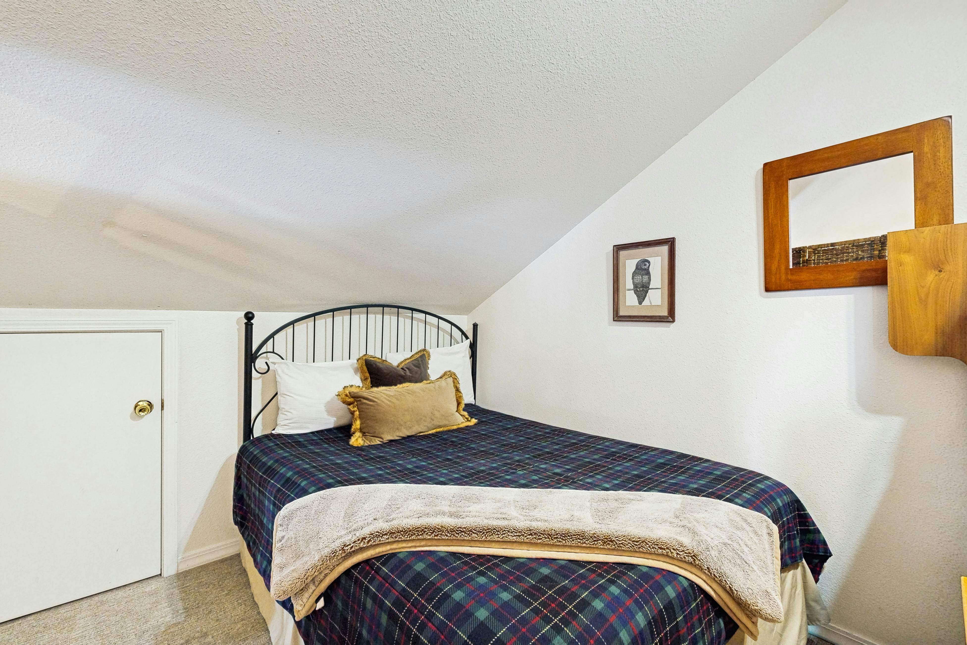 H8 Red Pine Paradise Loft at Canyons Village