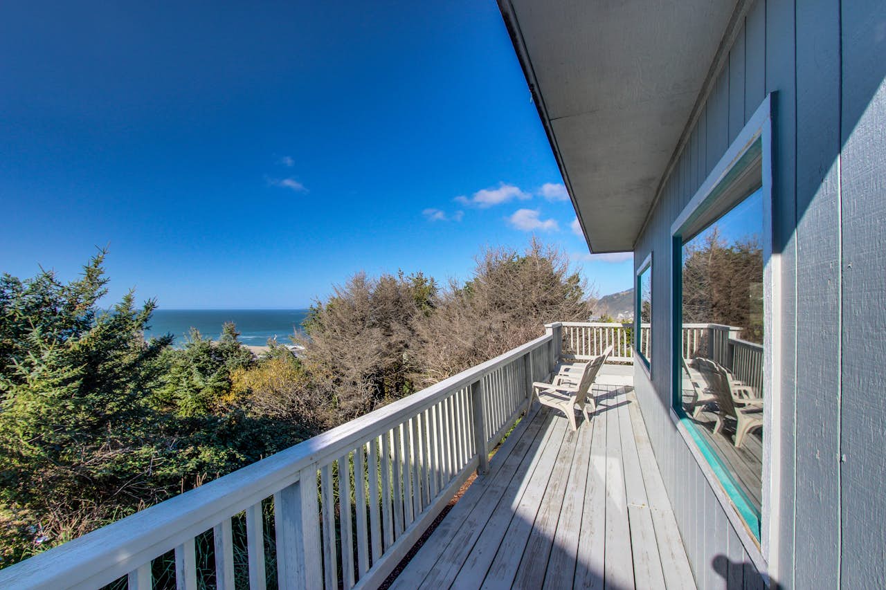 Whale Watch 1 BD Vacation Rental in Lincoln City, OR Vacasa