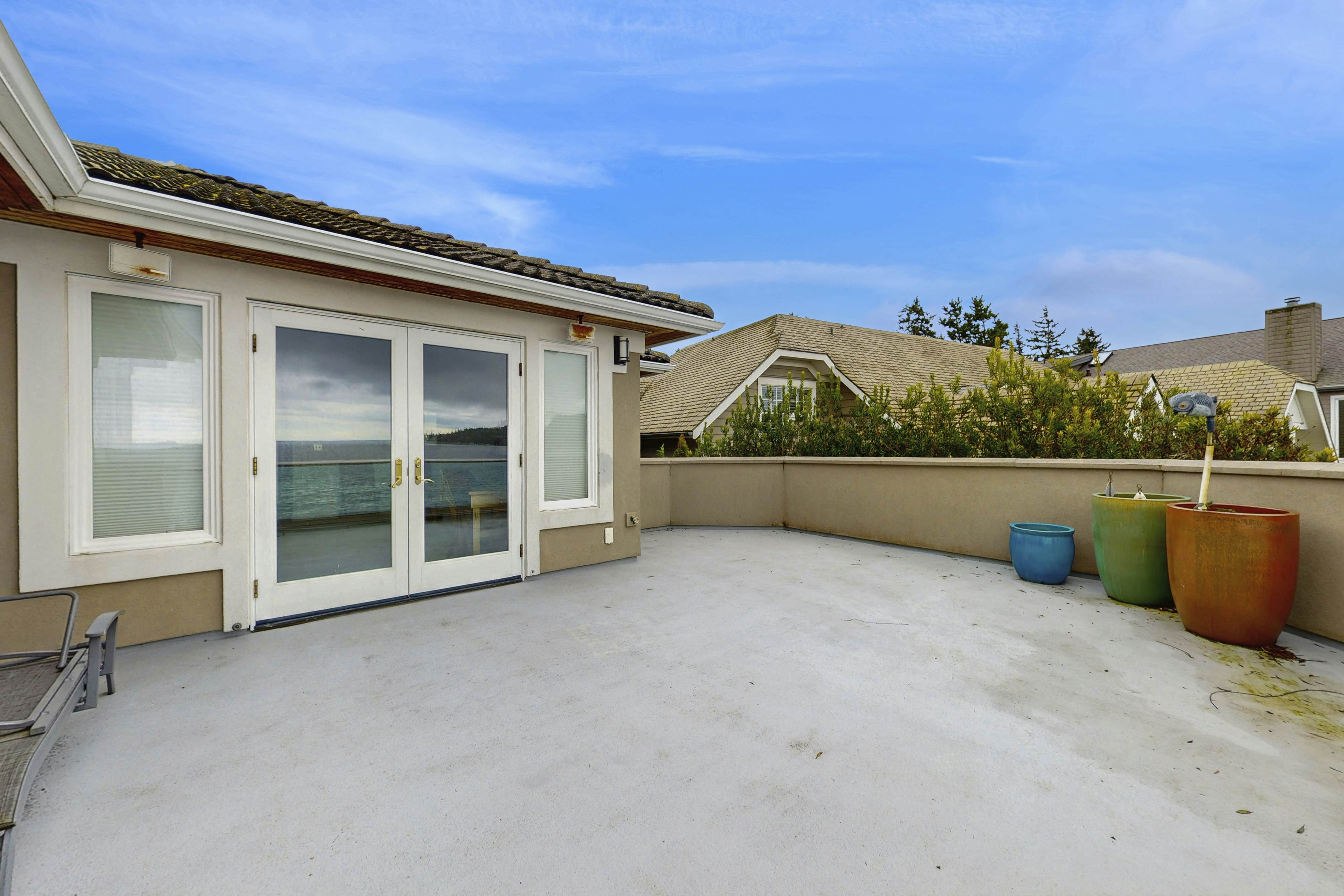 Camano Island Waterfront Modern Splendor