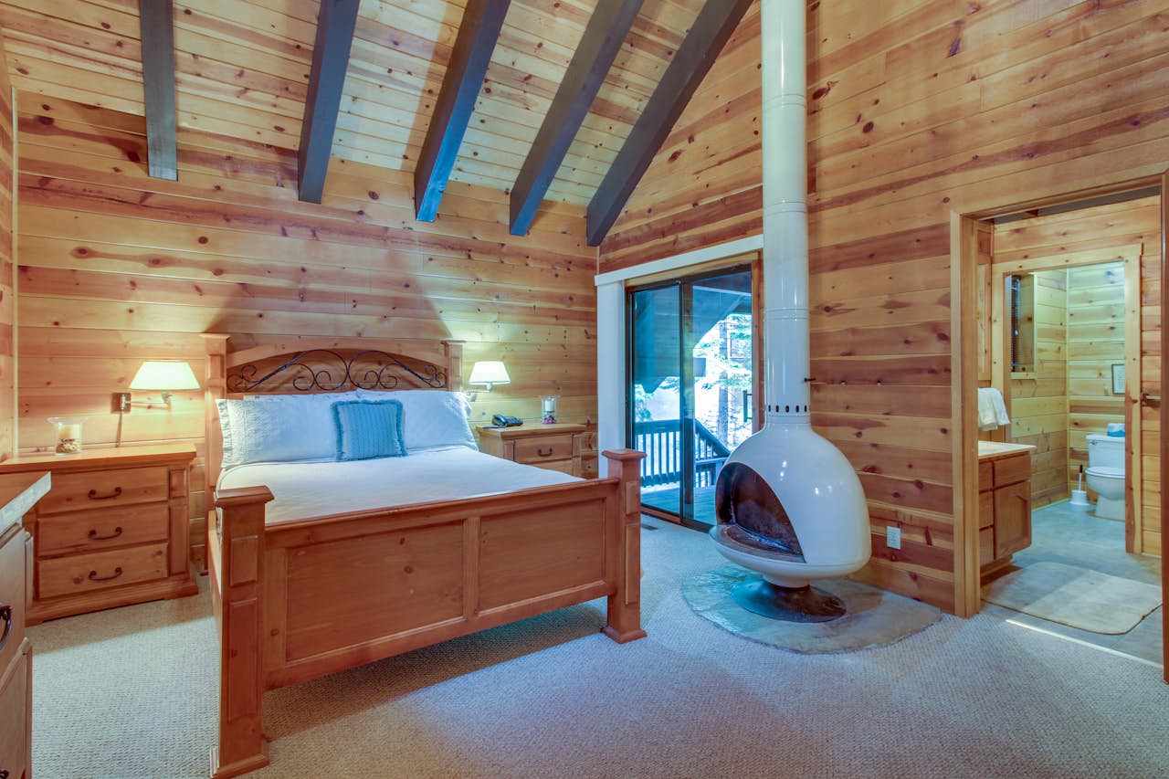 Sleeping Bear Lodge 6 BD Vacation Rental in Truckee, CA Vacasa