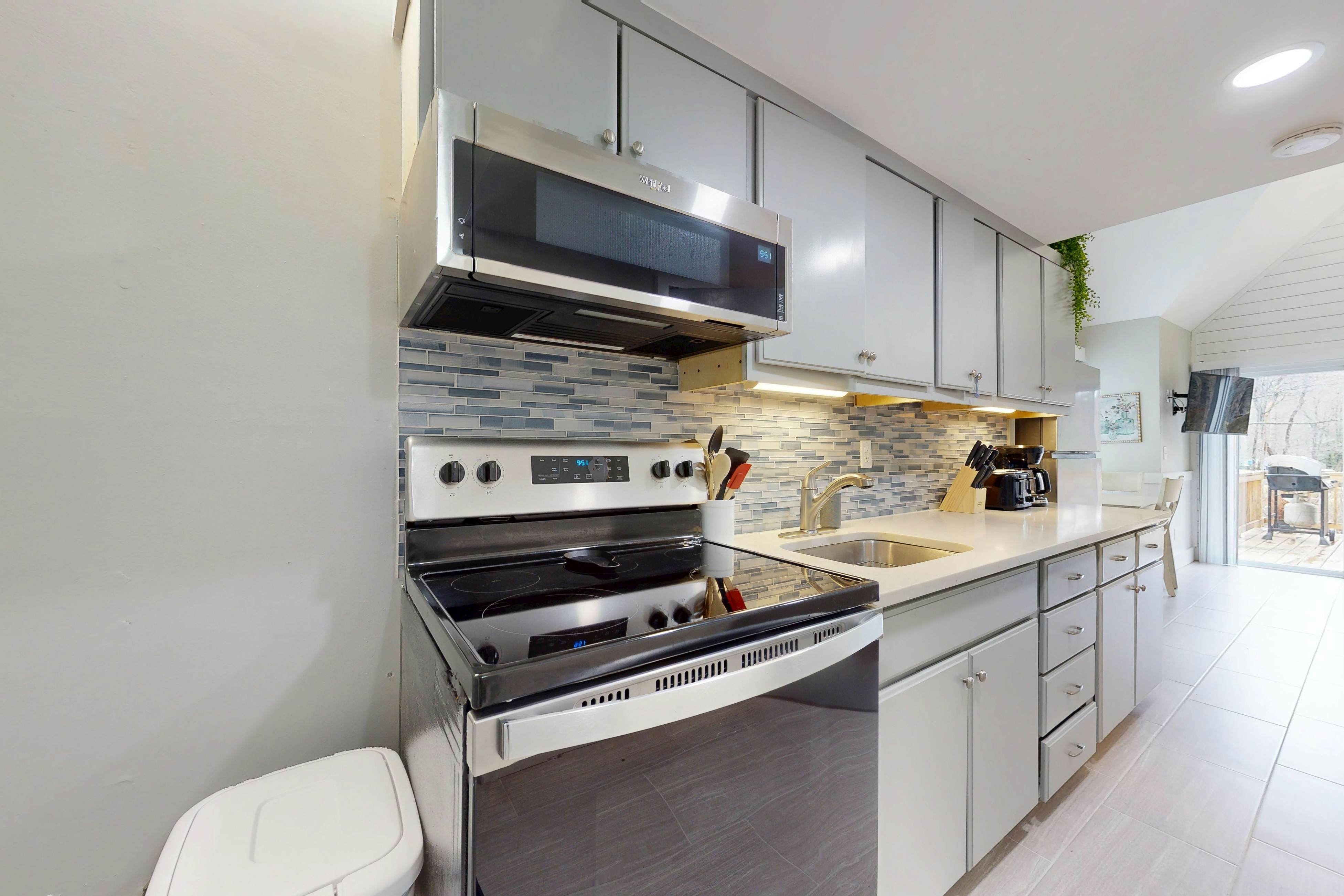 Sapphire Serenity - 1 BR