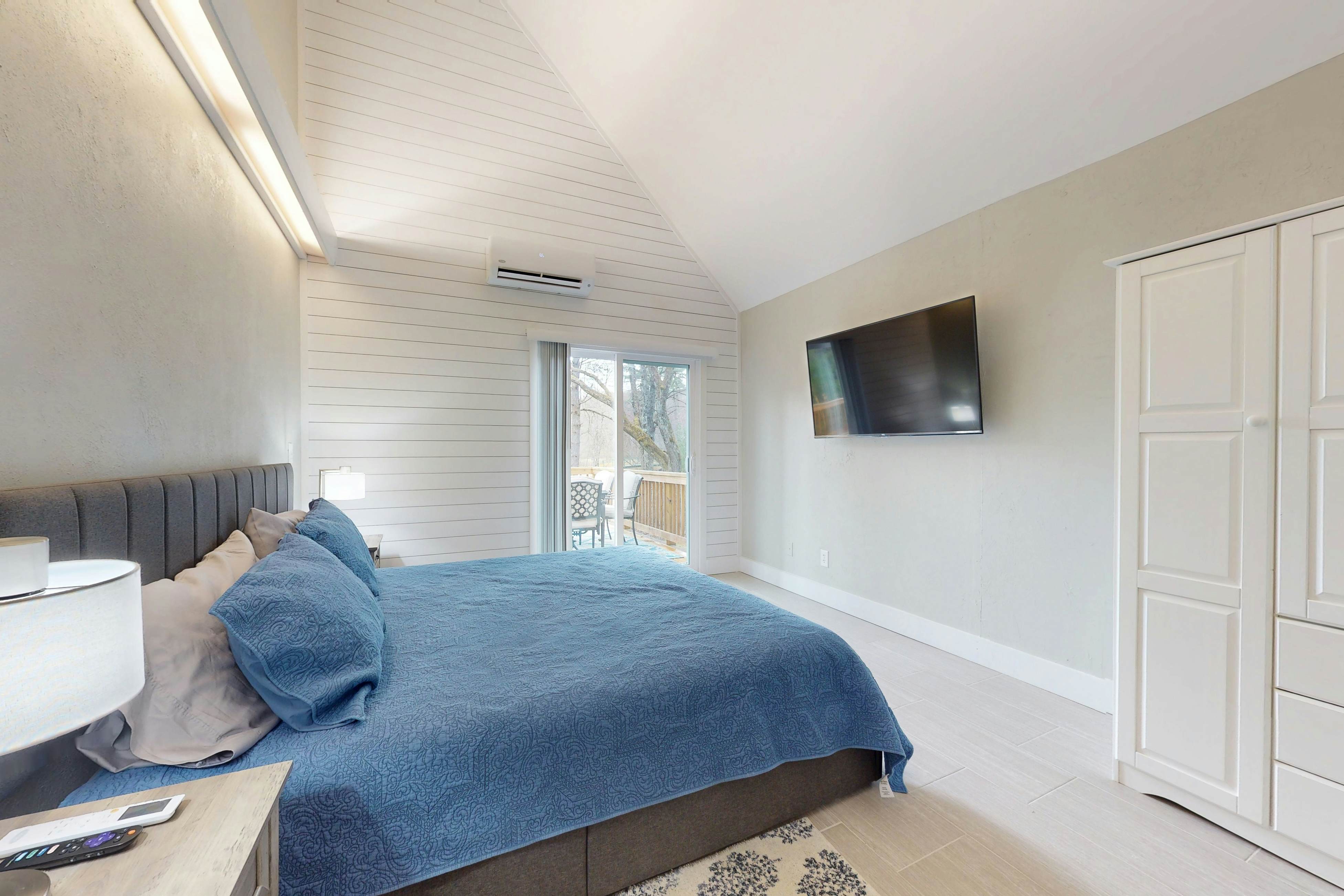 Sapphire Serenity - 1 BR