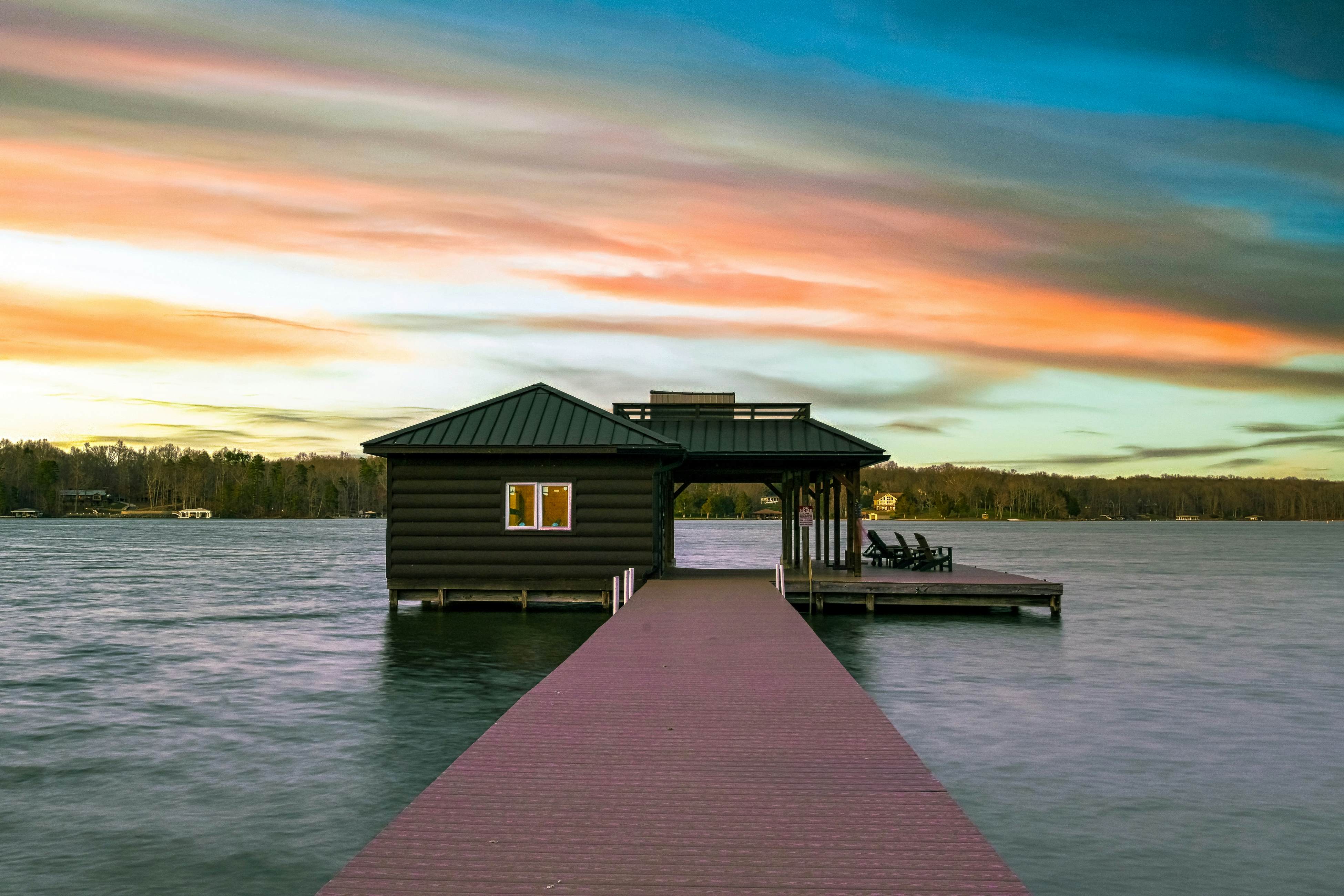 Lakefront Loggin' Off