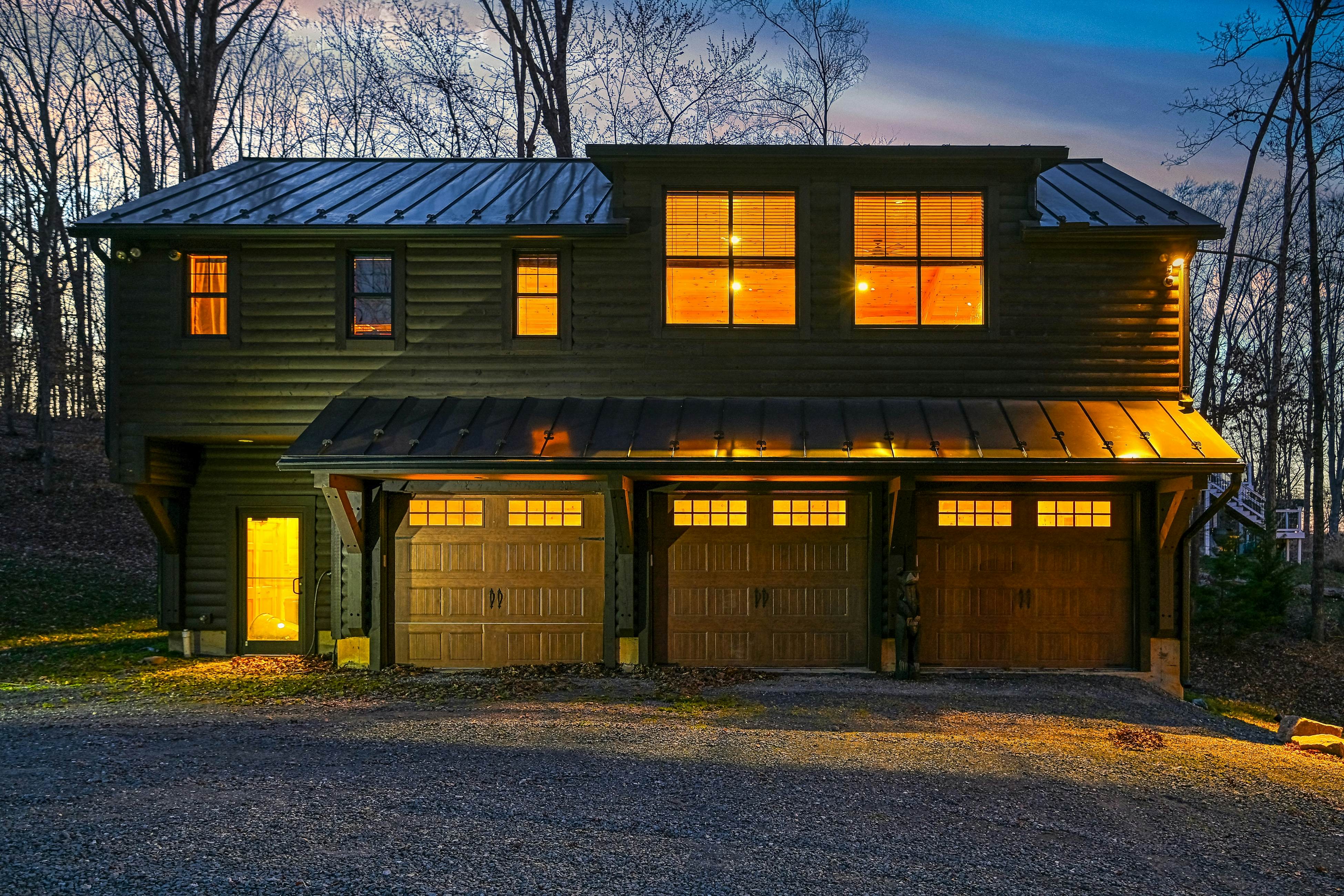 Lakefront Loggin' Off