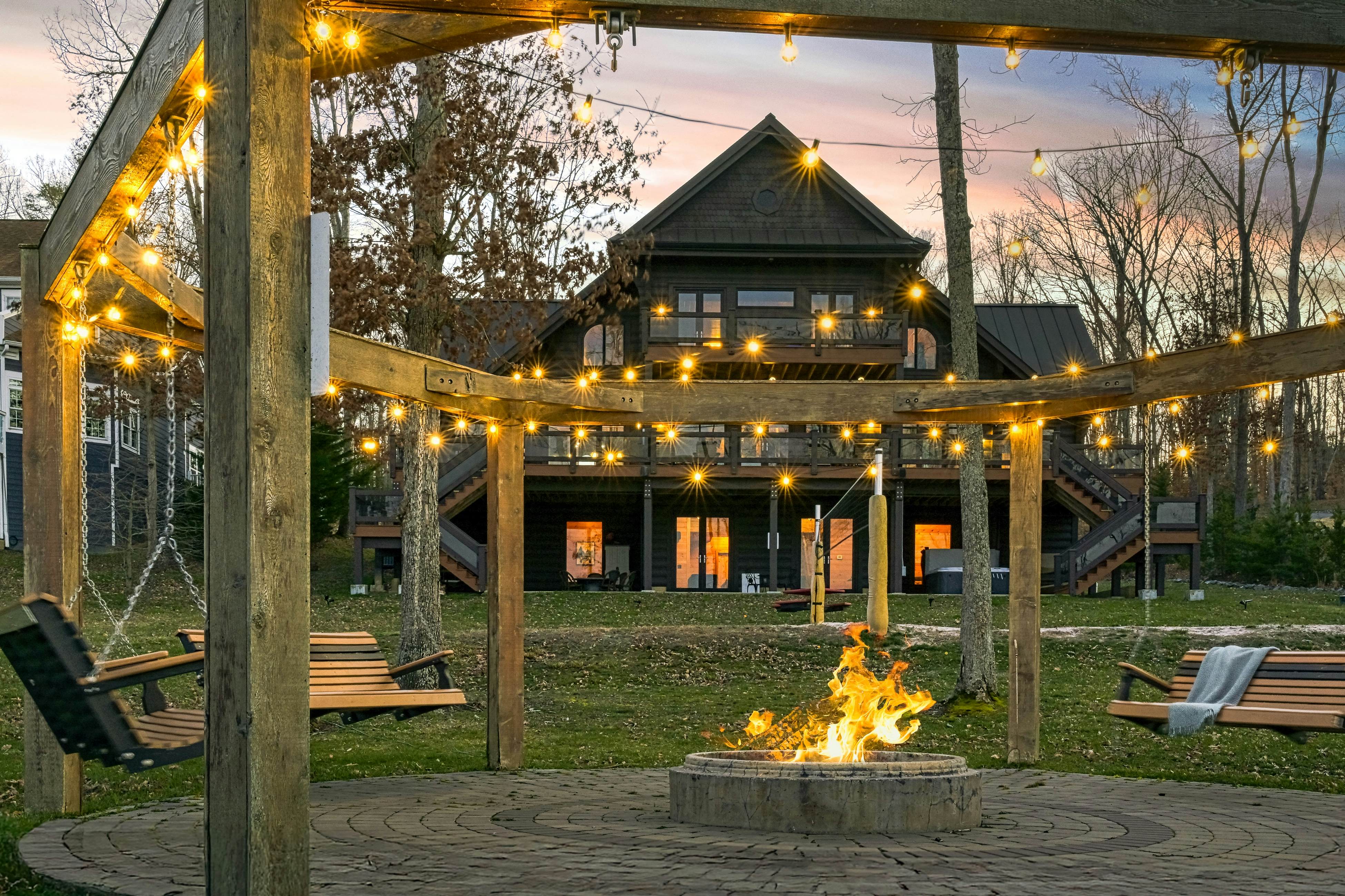 Lakefront Loggin' Off