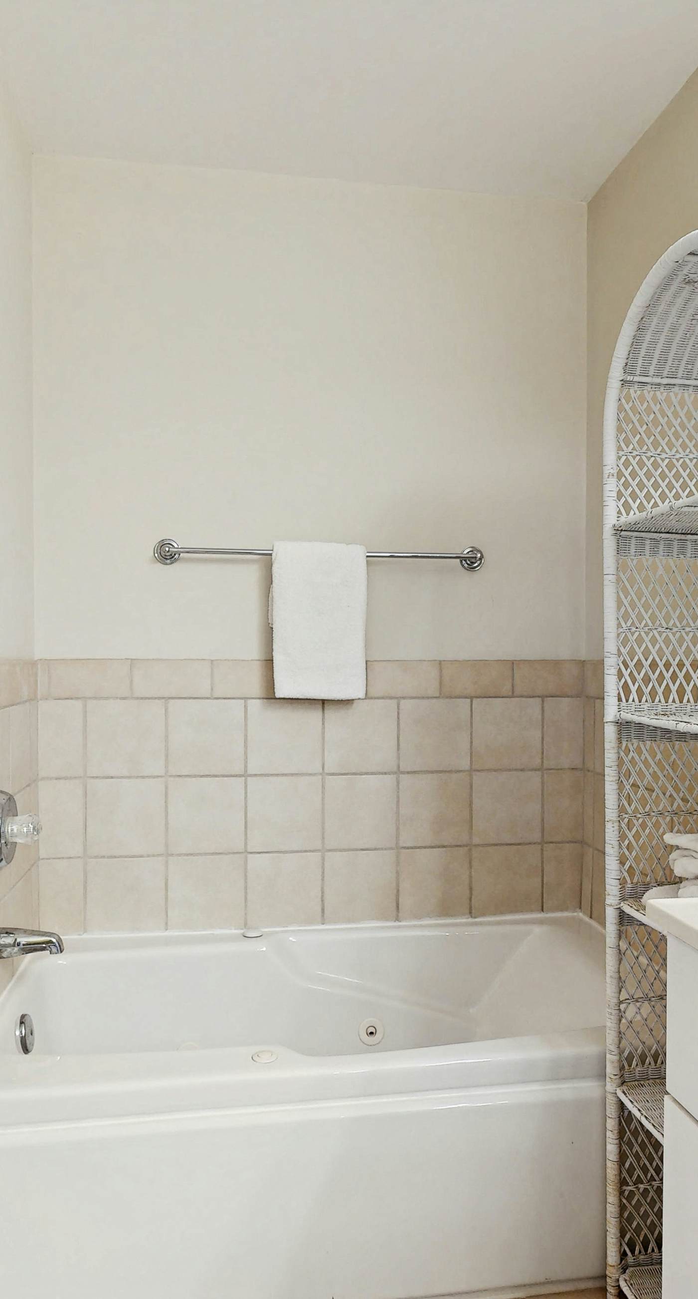 Sea Colony - 55054 Pine Lake Dr