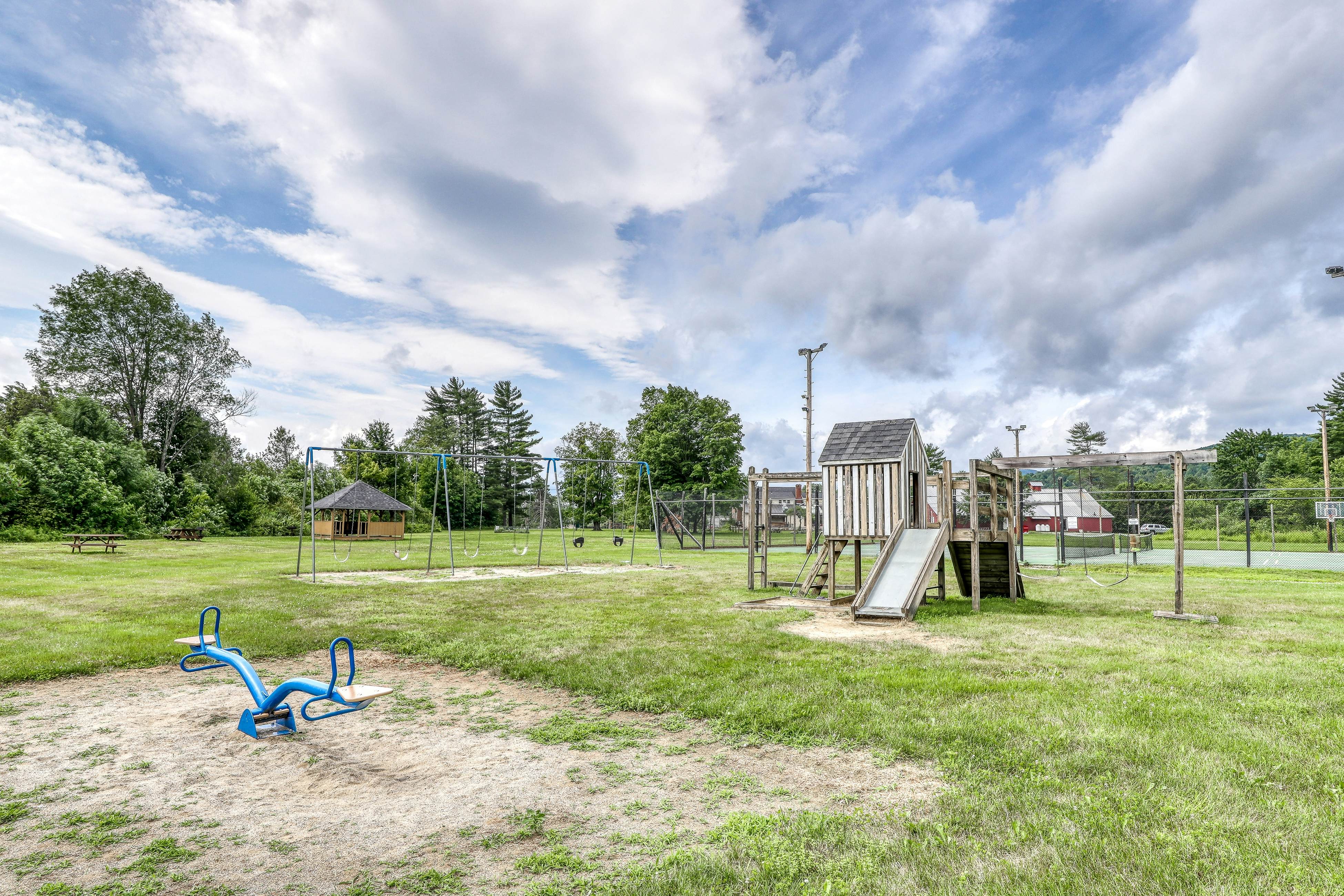 Mountainside Resort F302