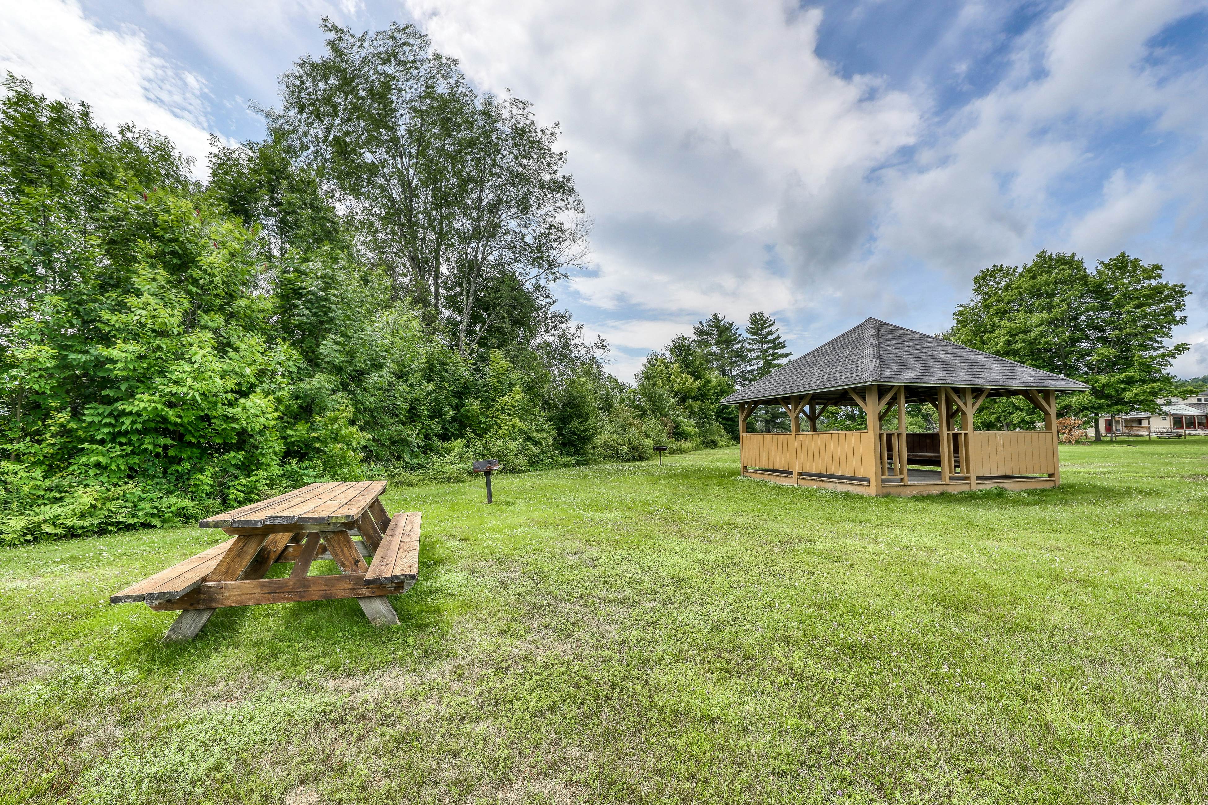 Mountainside Resort F302