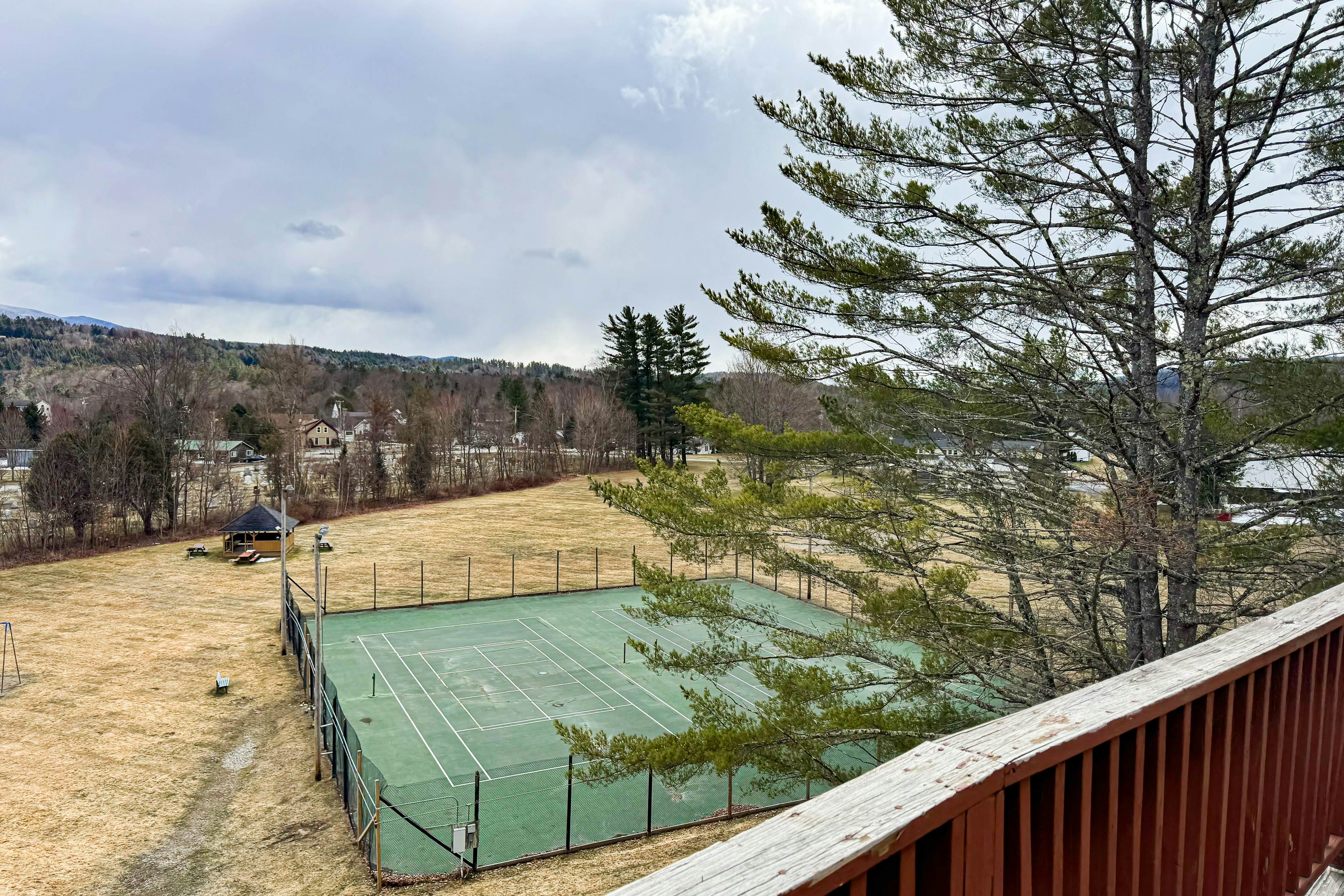 Mountainside Resort F302