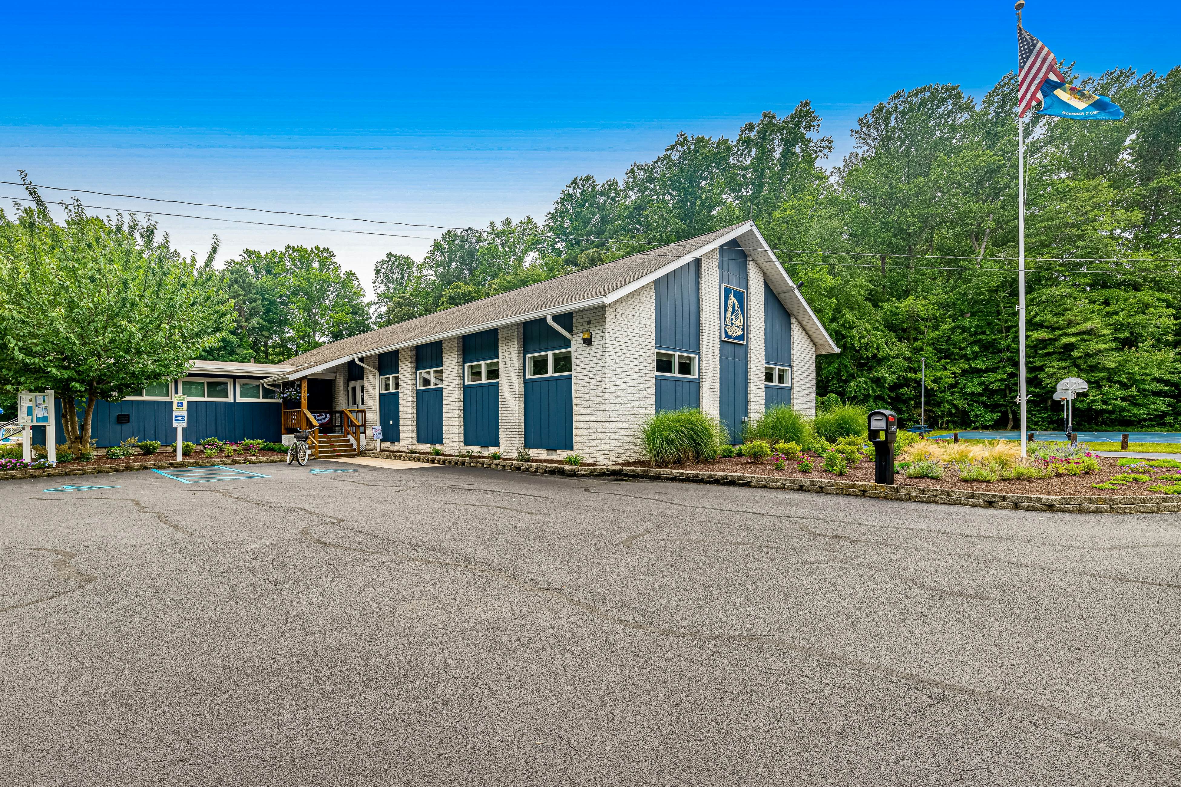 Angola By The Bay - 23730 Elmwood Ave E