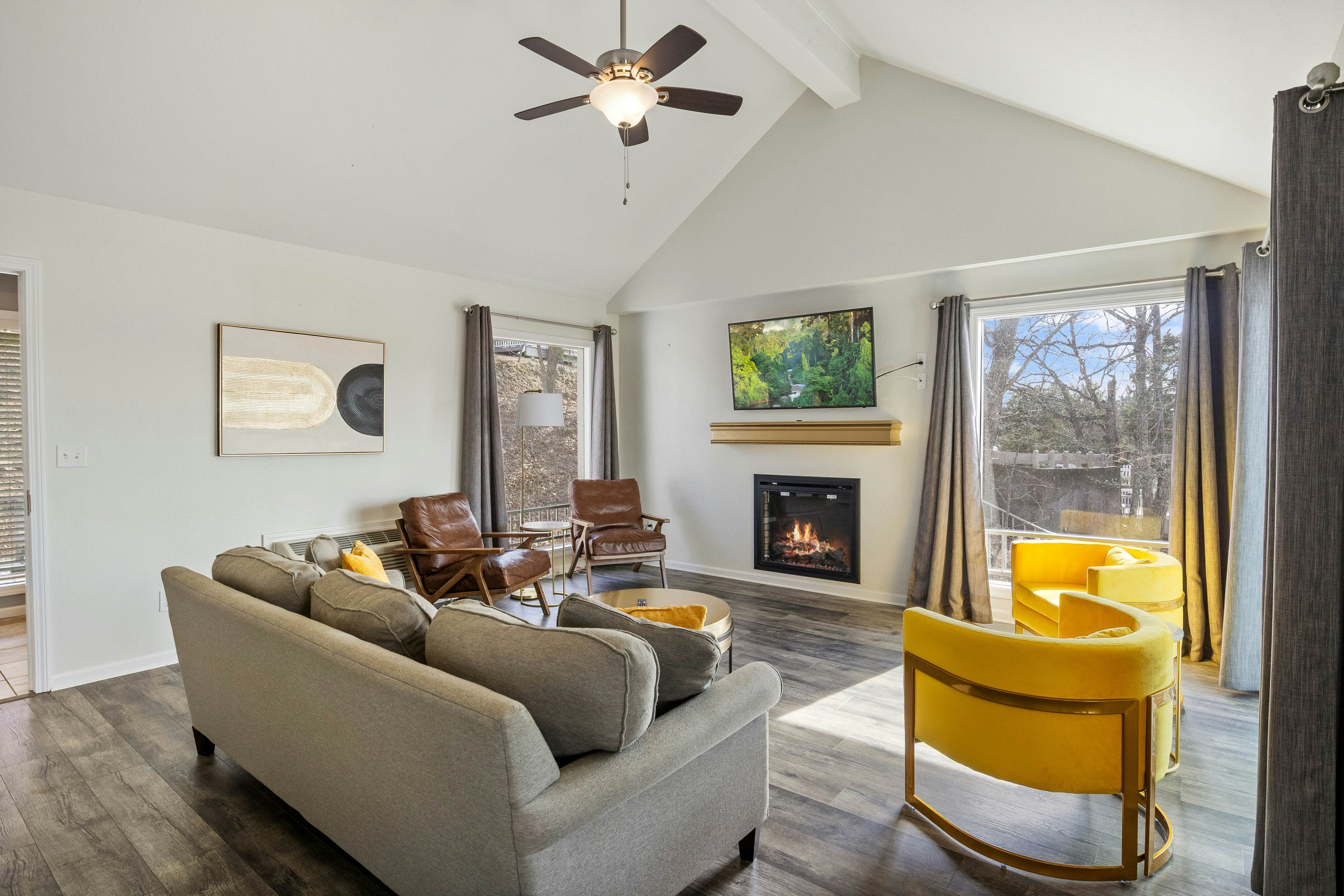 Christmas Hideaway Gold Room