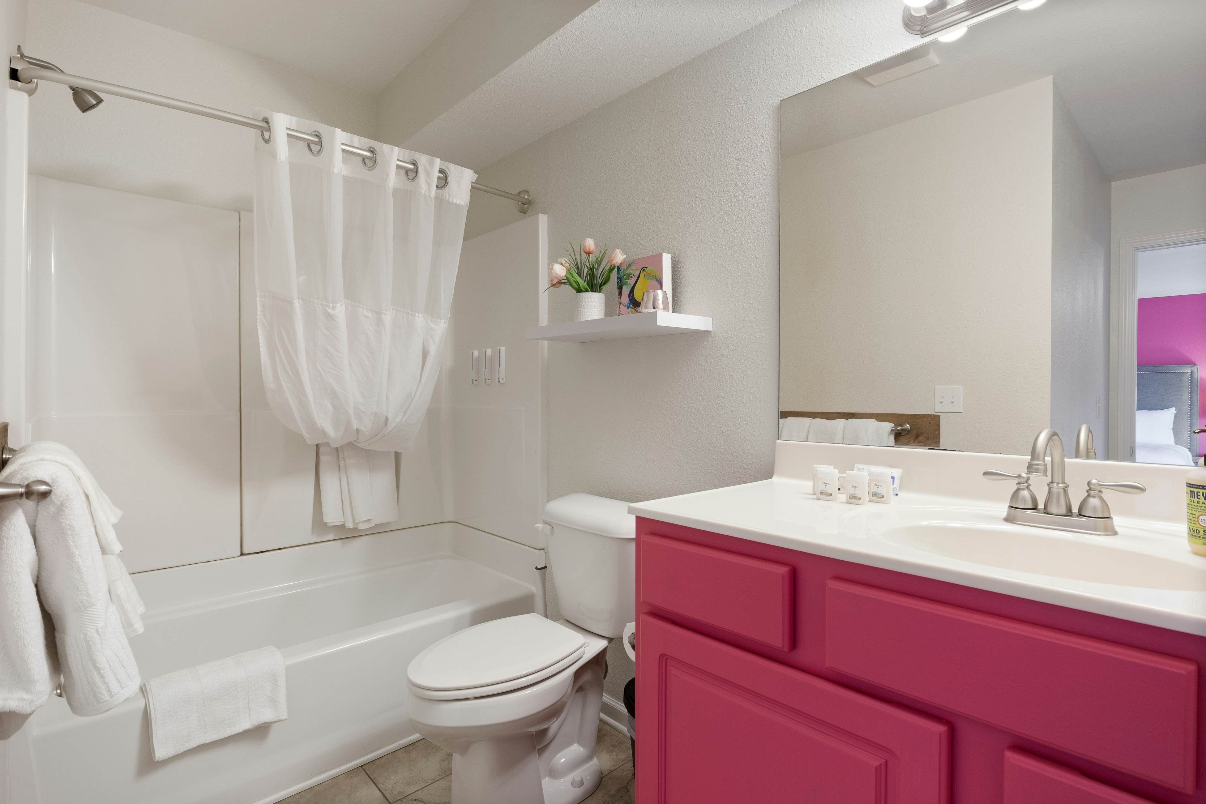 Lakeside Hideaway Pink Room