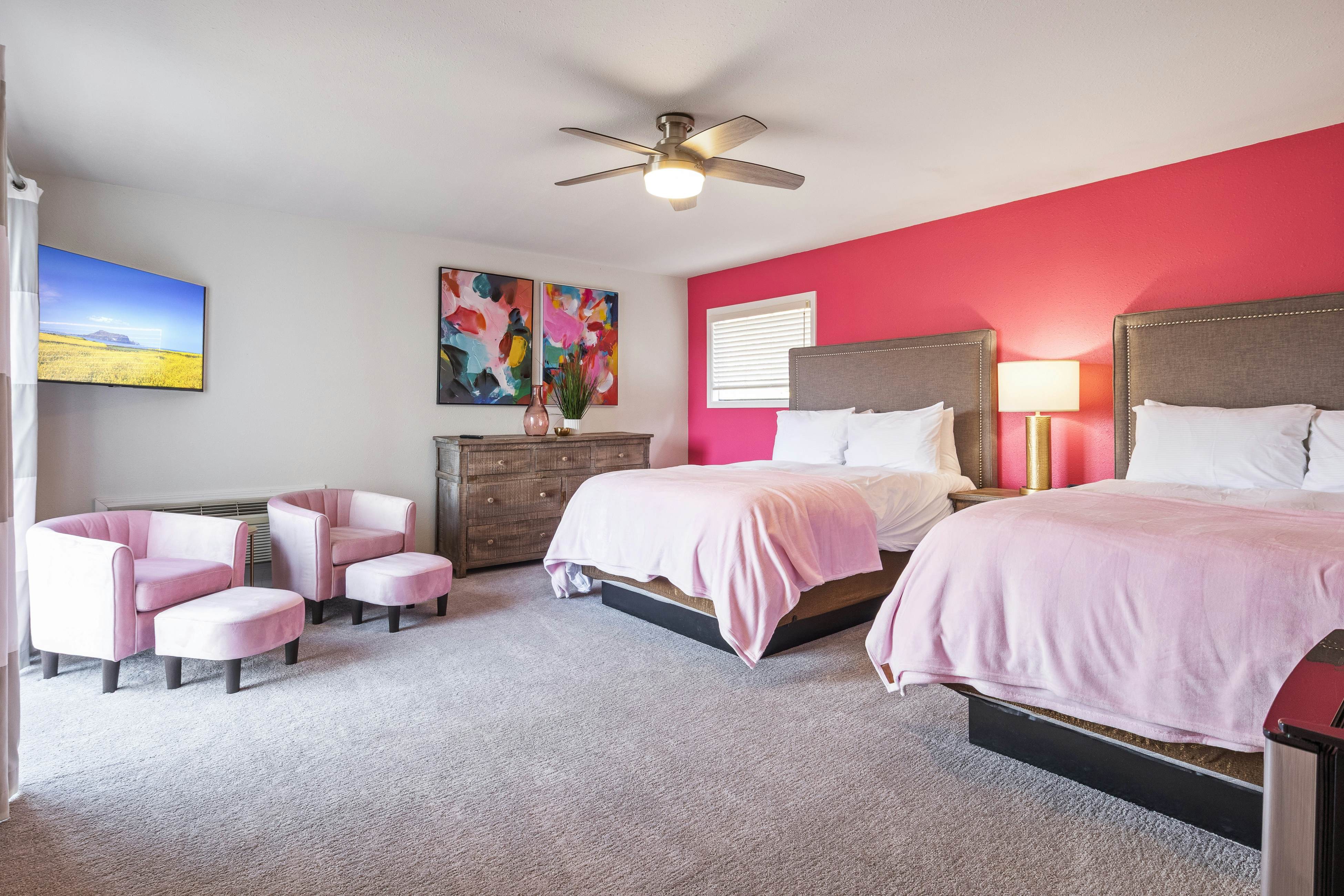 Lakeside Hideaway Pink Room