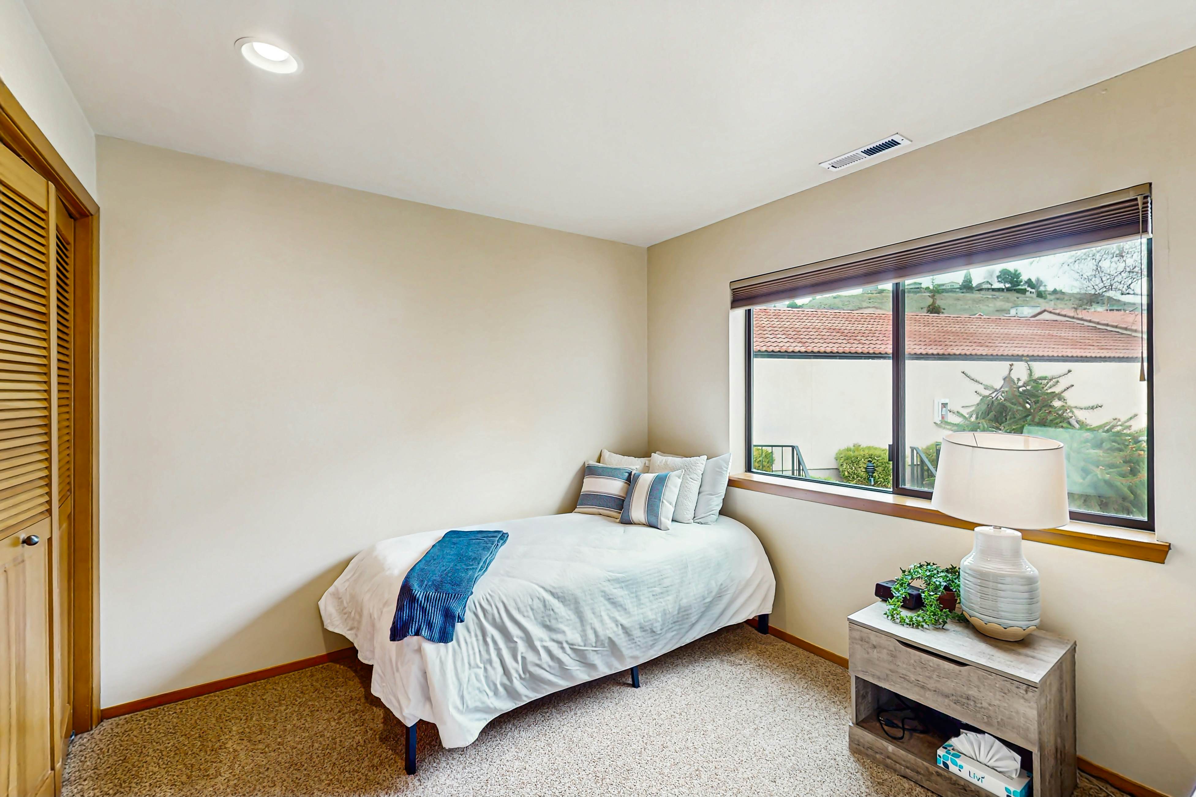 Lake Chelan Shores - Lakeside Luxury 19-5