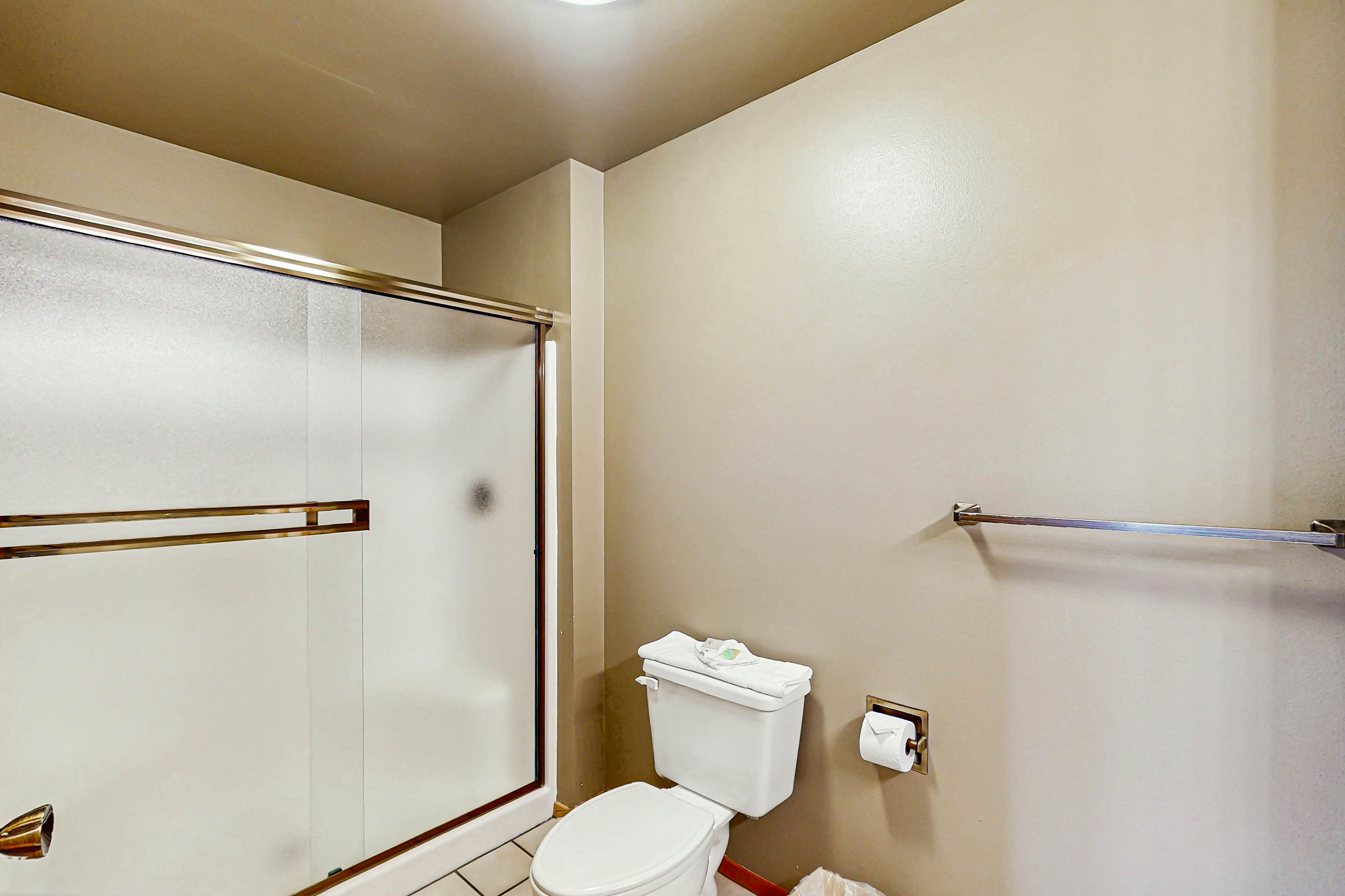 Lake Chelan Shores - Lakeside Luxury 19-5