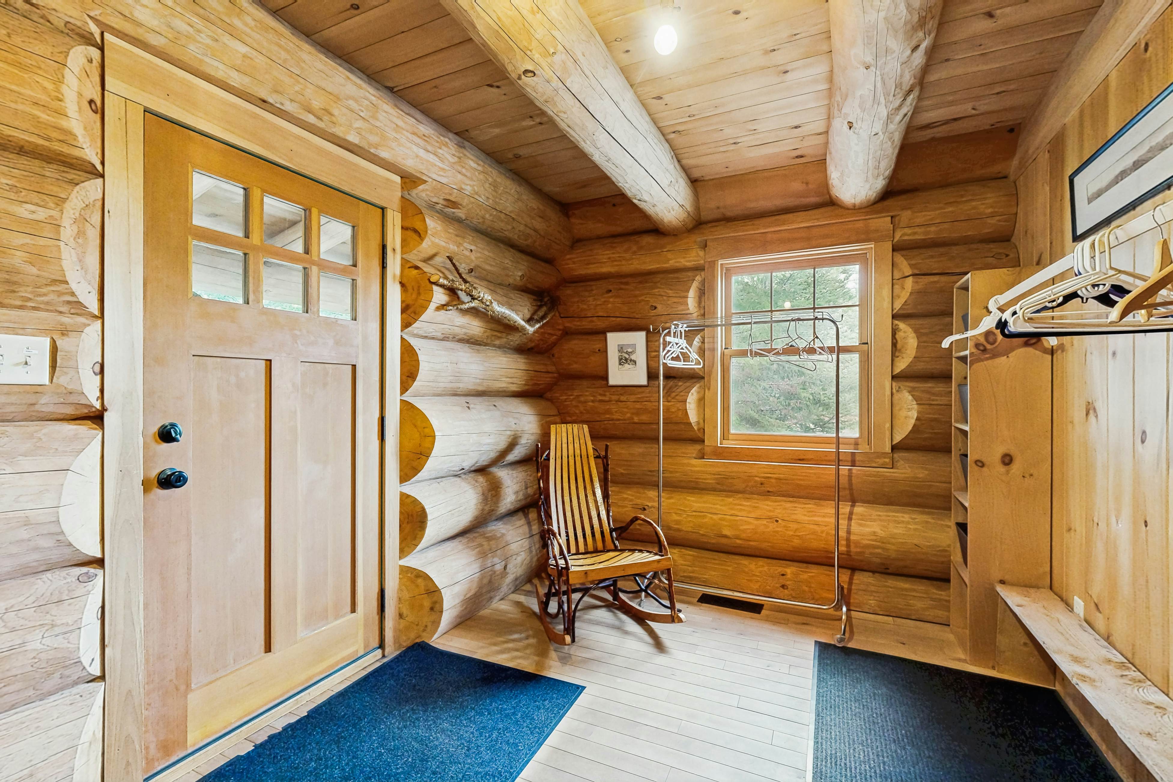 Eaglet Log Home