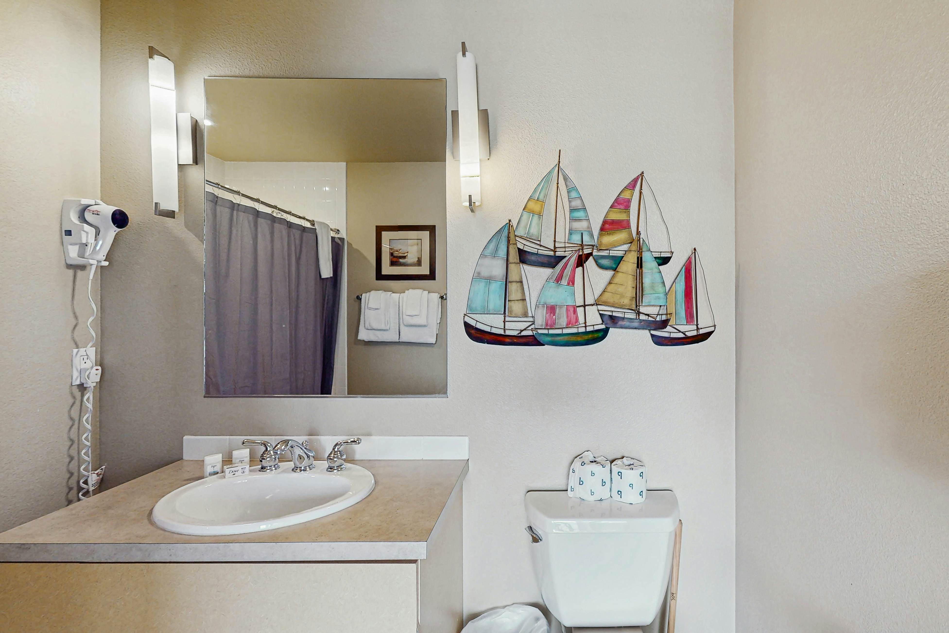 Chelan Resort Suites - Lakeside Serenity #309