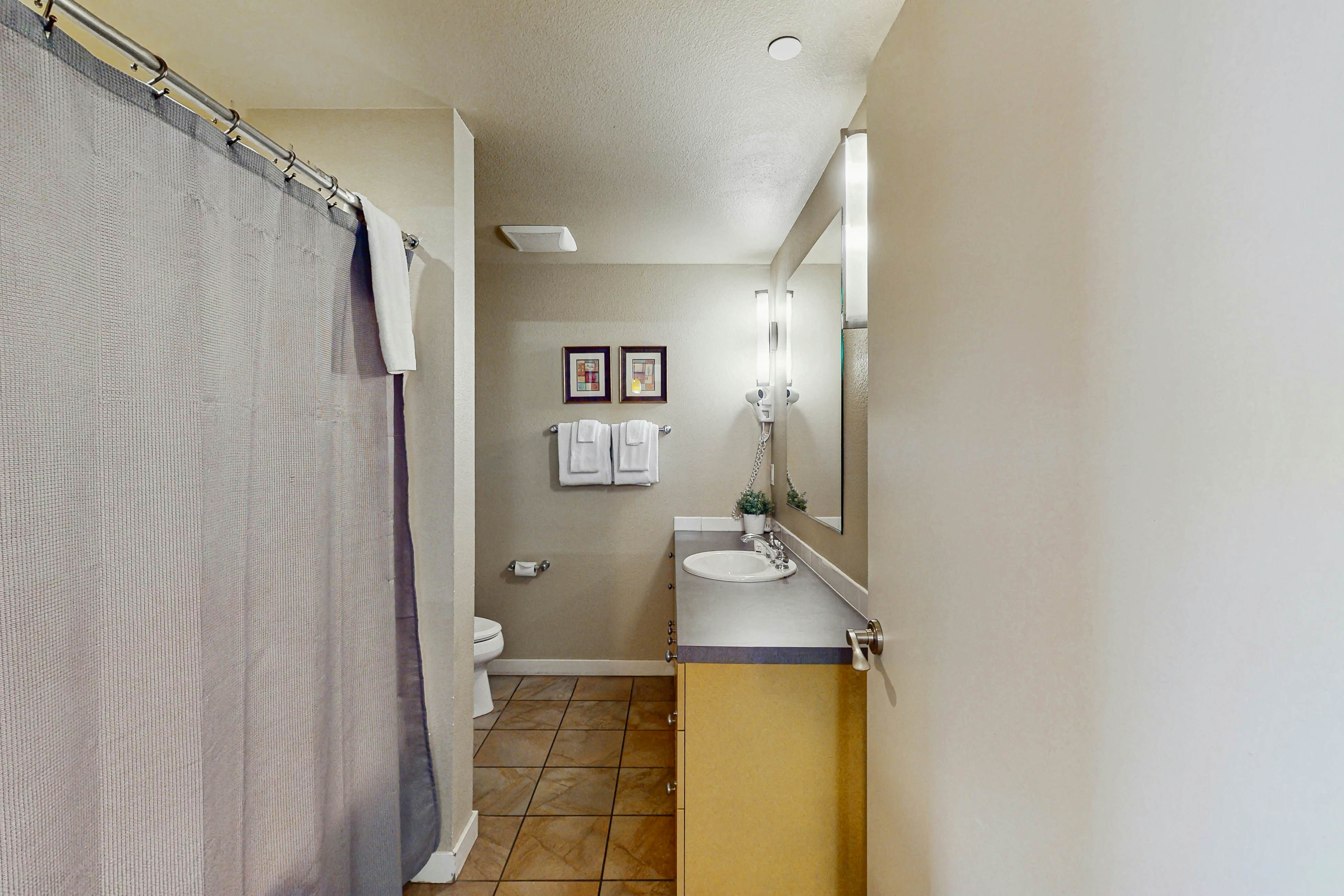 Chelan Resort Suites - Lakeside Serenity #309