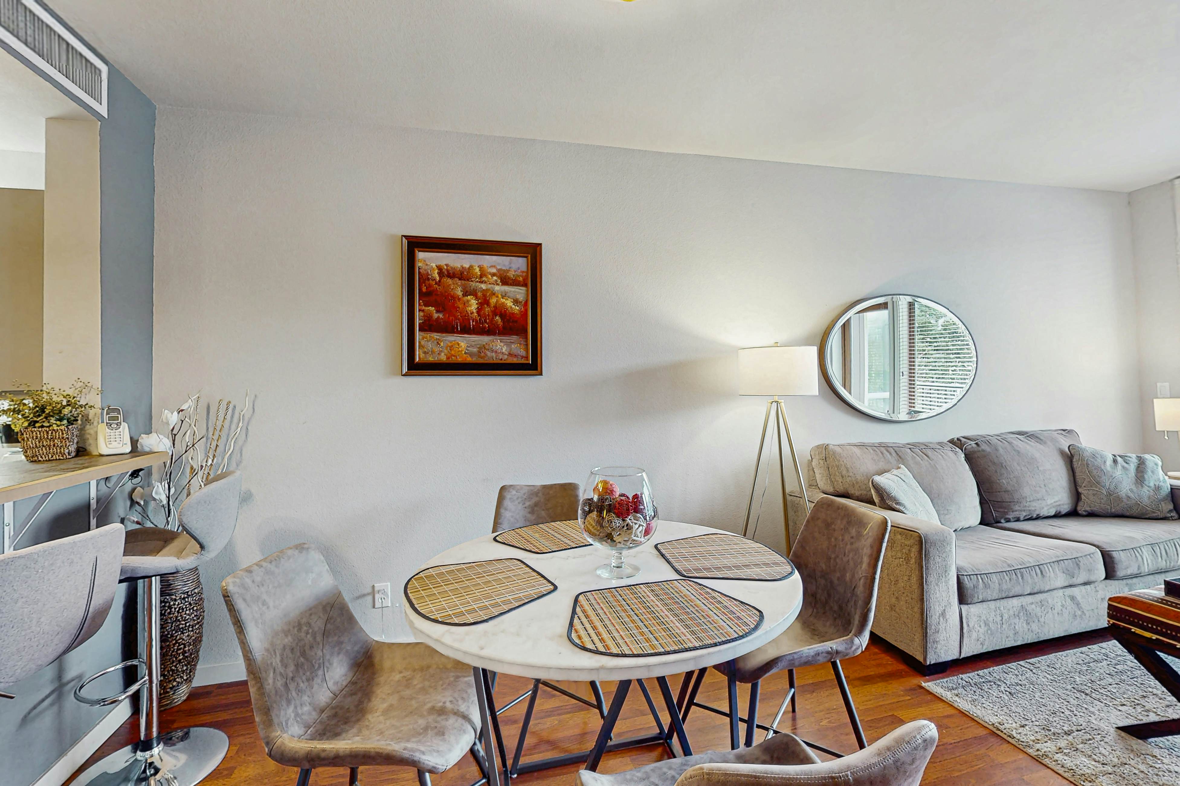 Chelan Resort Suites - Lakeside Serenity #309