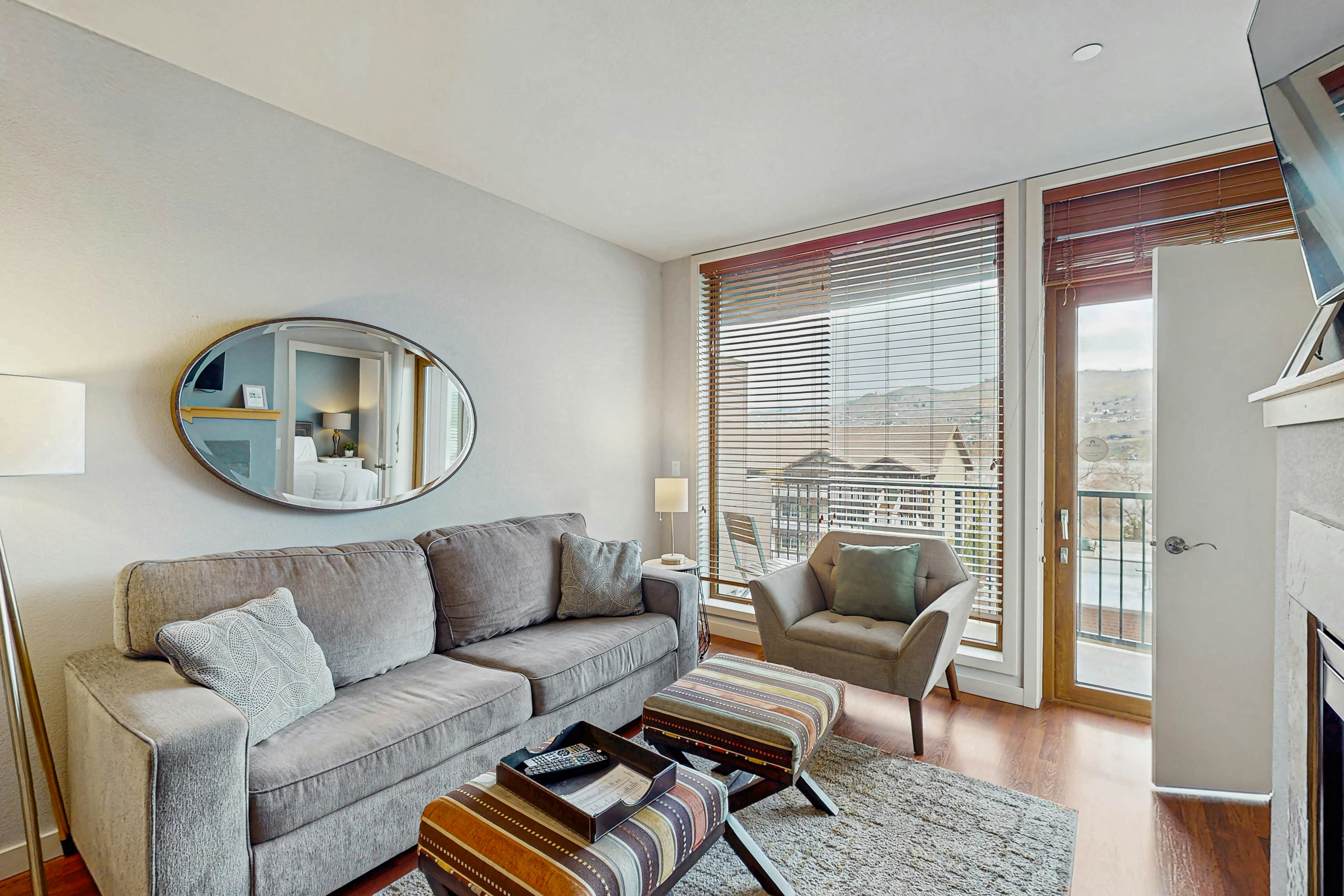 Chelan Resort Suites - Lakeside Serenity #309