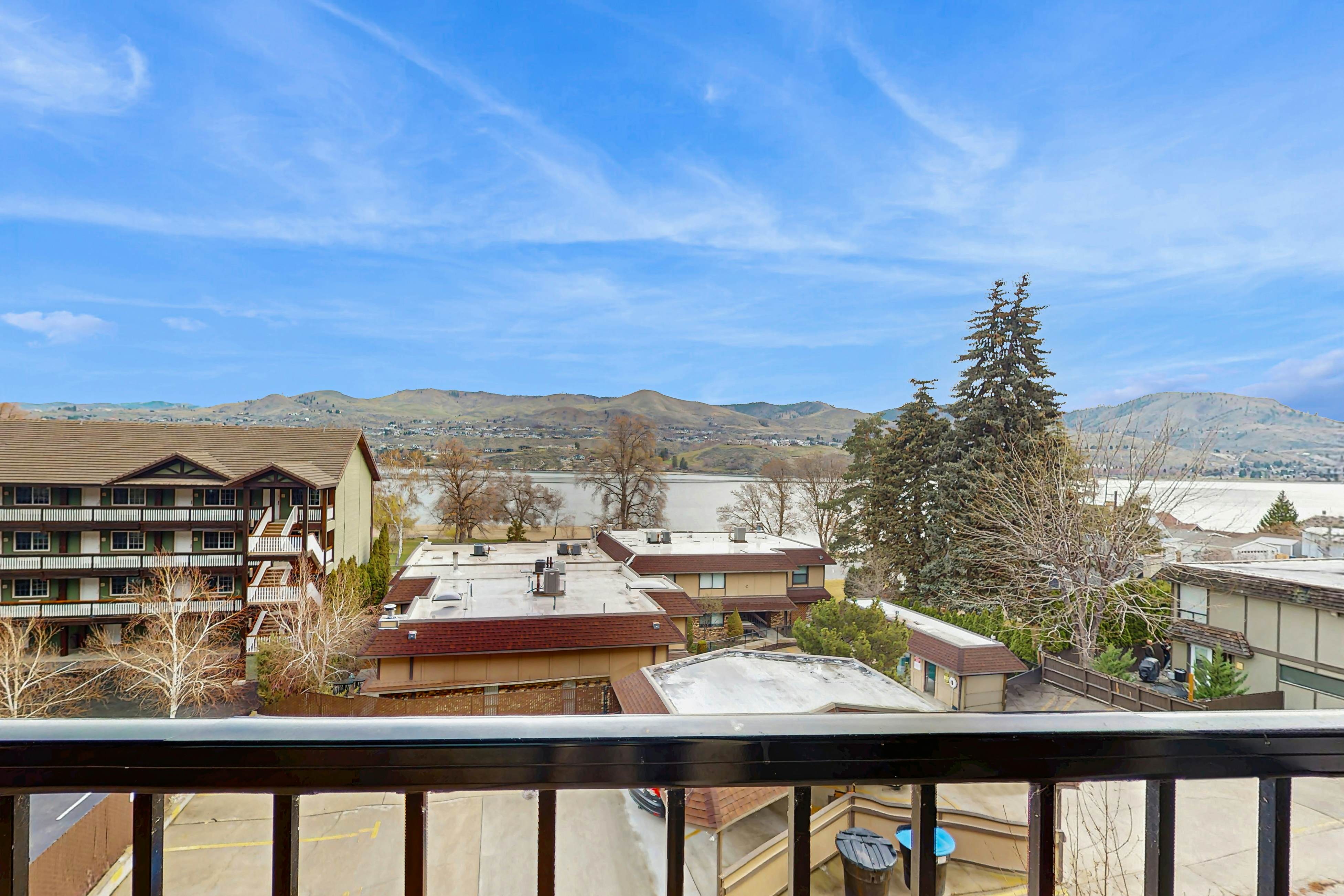 Chelan Resort Suites - Lakeside Serenity #309