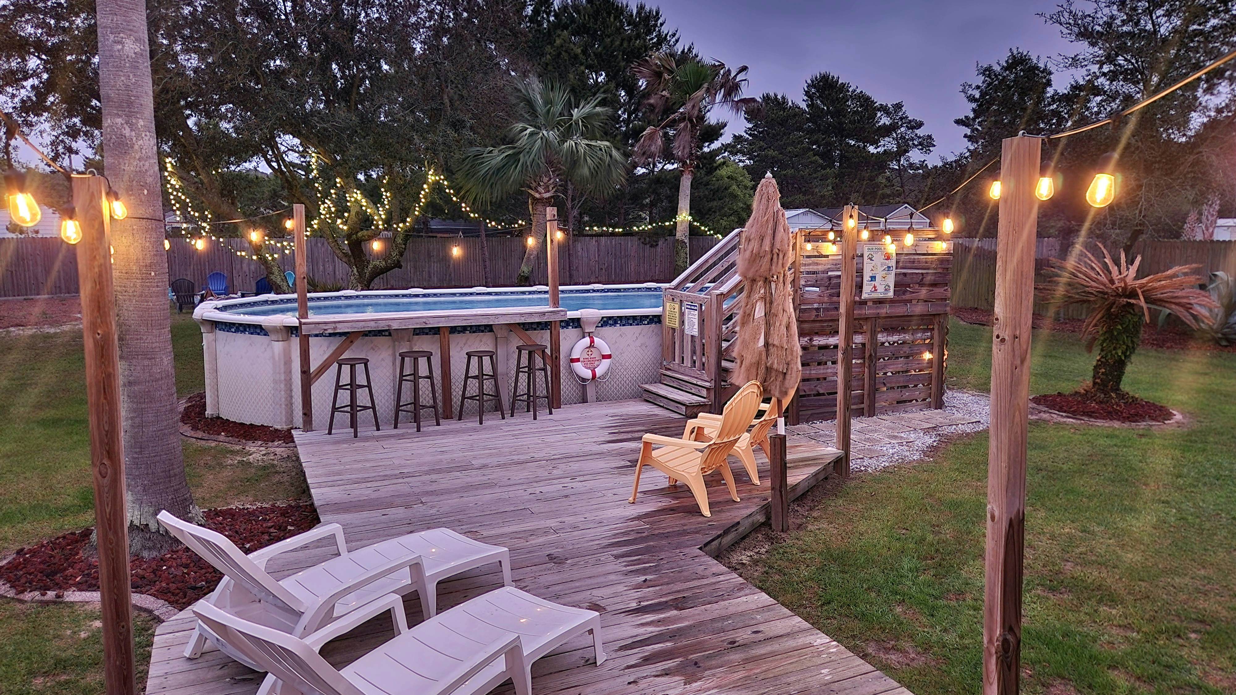 Poolside Palms Paradise