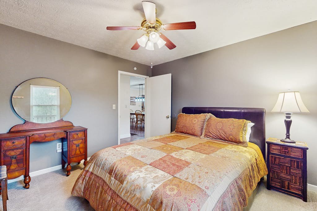 Norris Cove Lakefront Retreat・Games・Dog-friendly — Norris Lake, TN — vacation rental