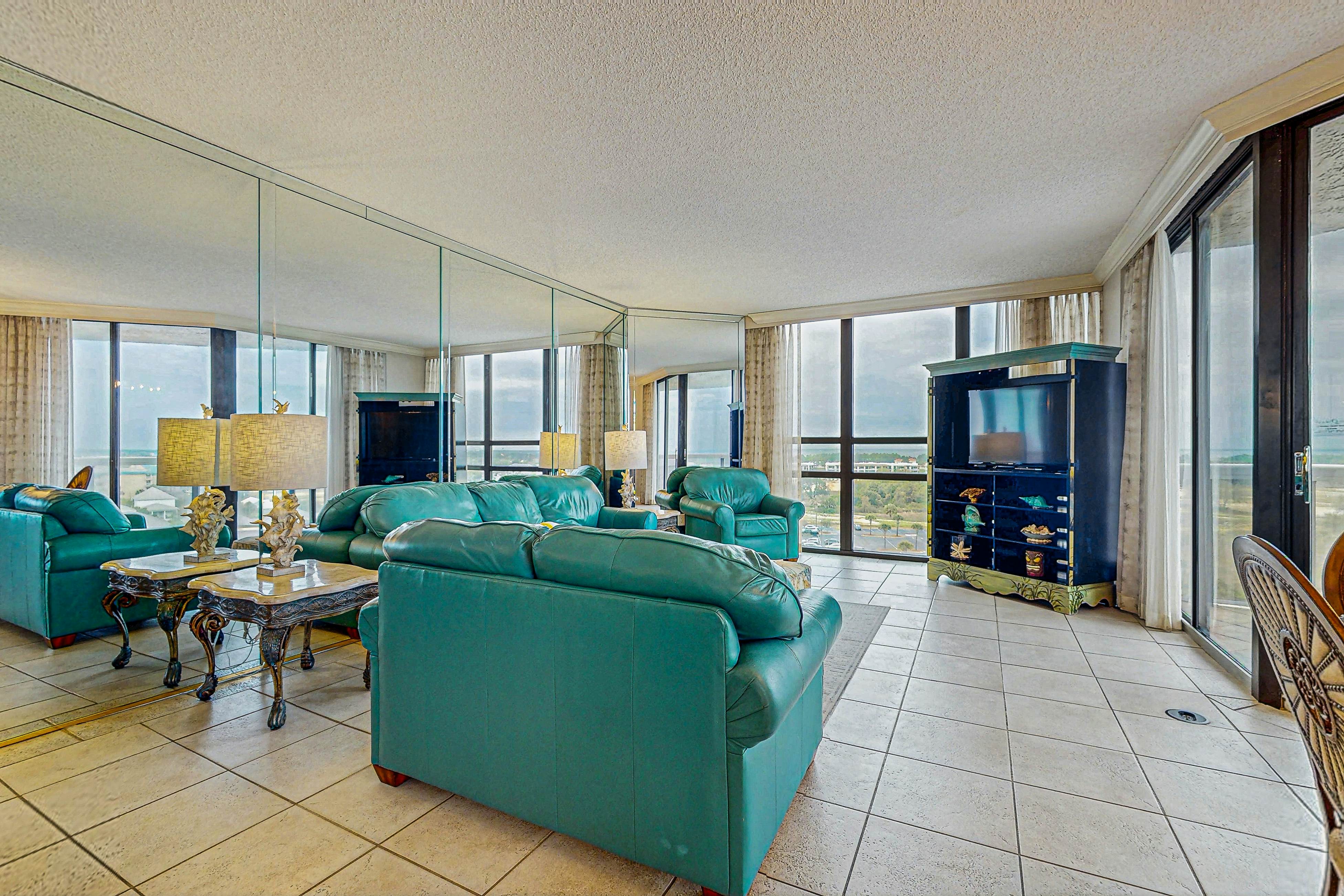 Surfside Resort 811 (2)