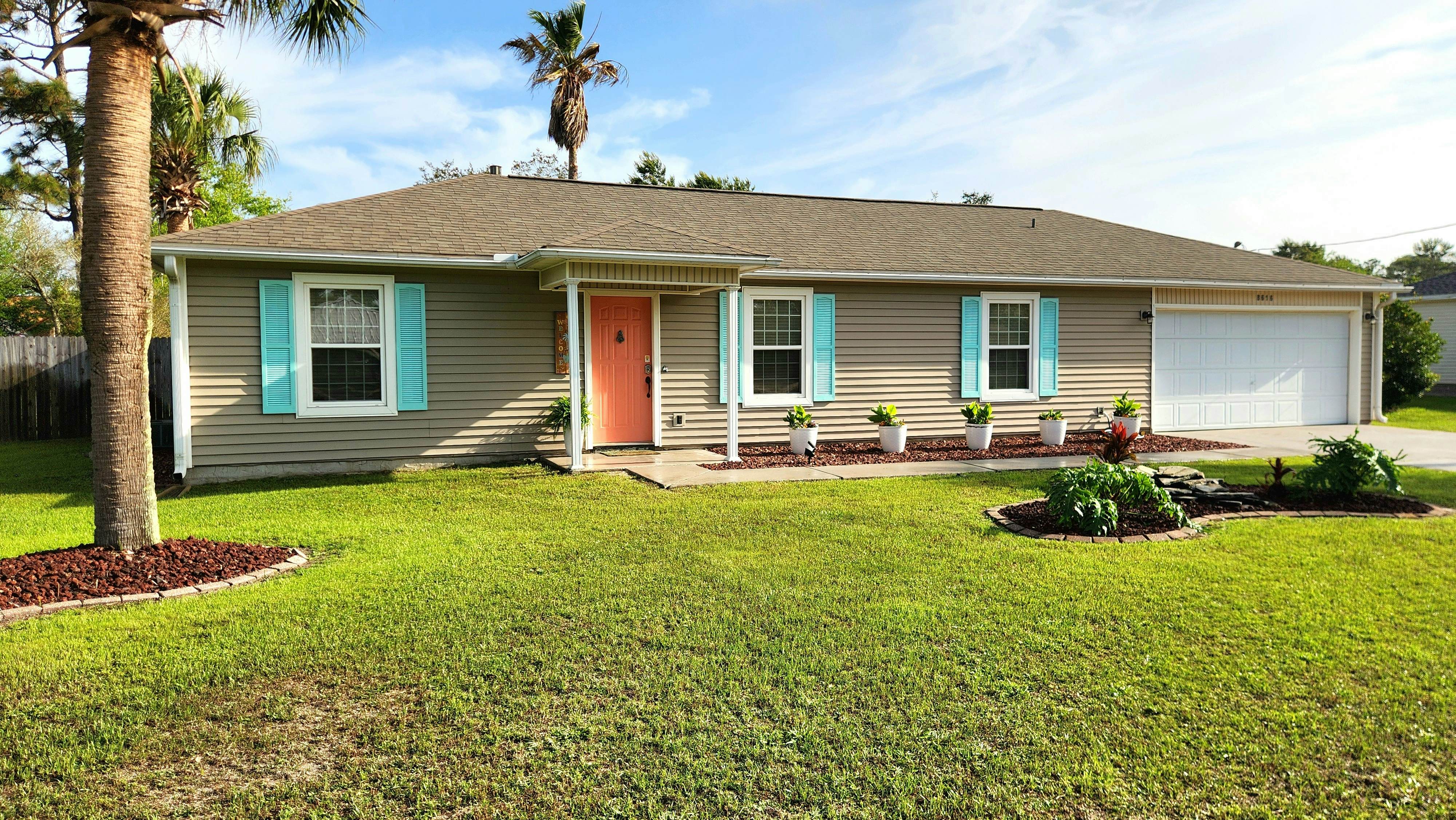 Poolside Palms Paradise