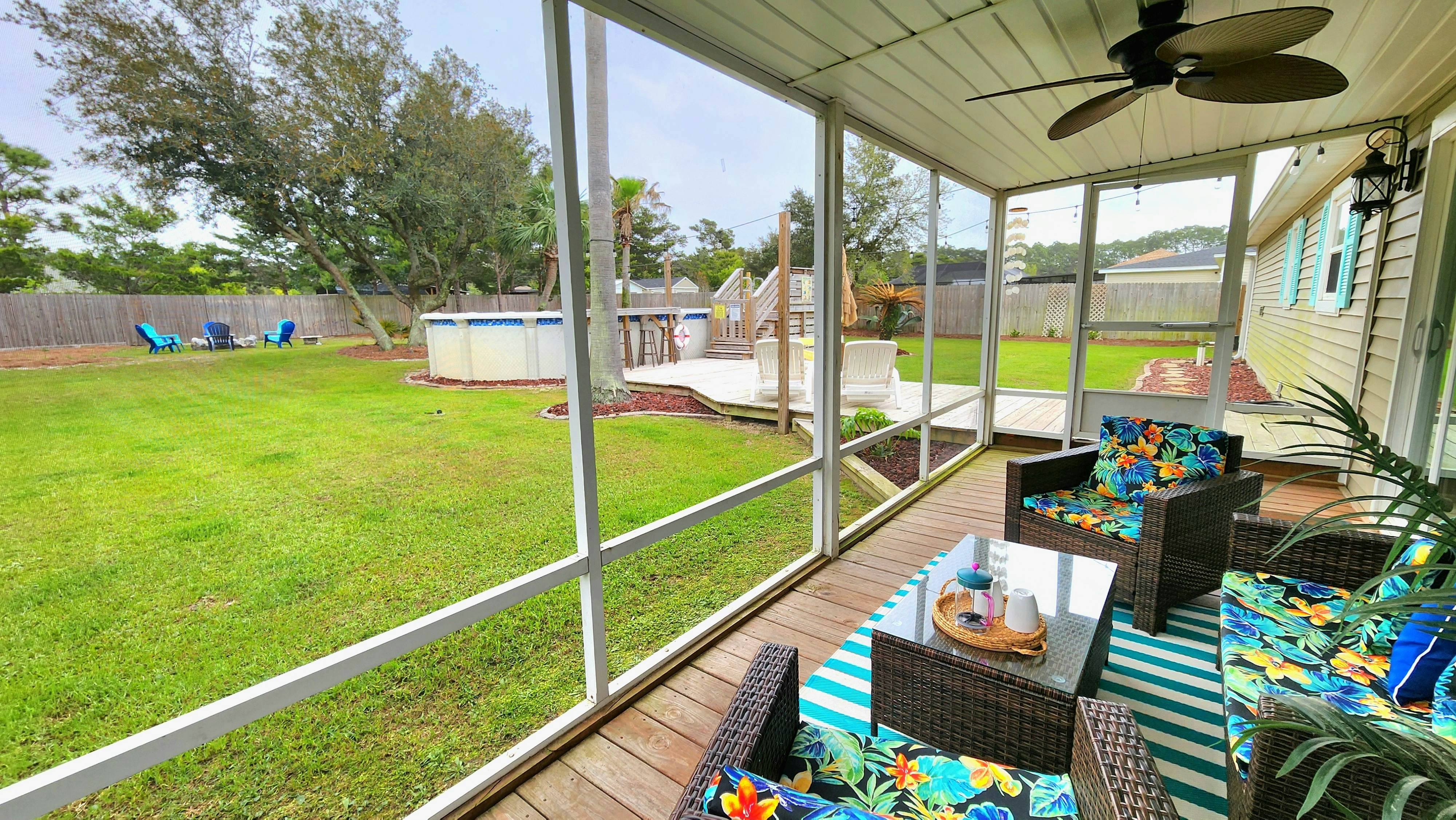 Poolside Palms Paradise