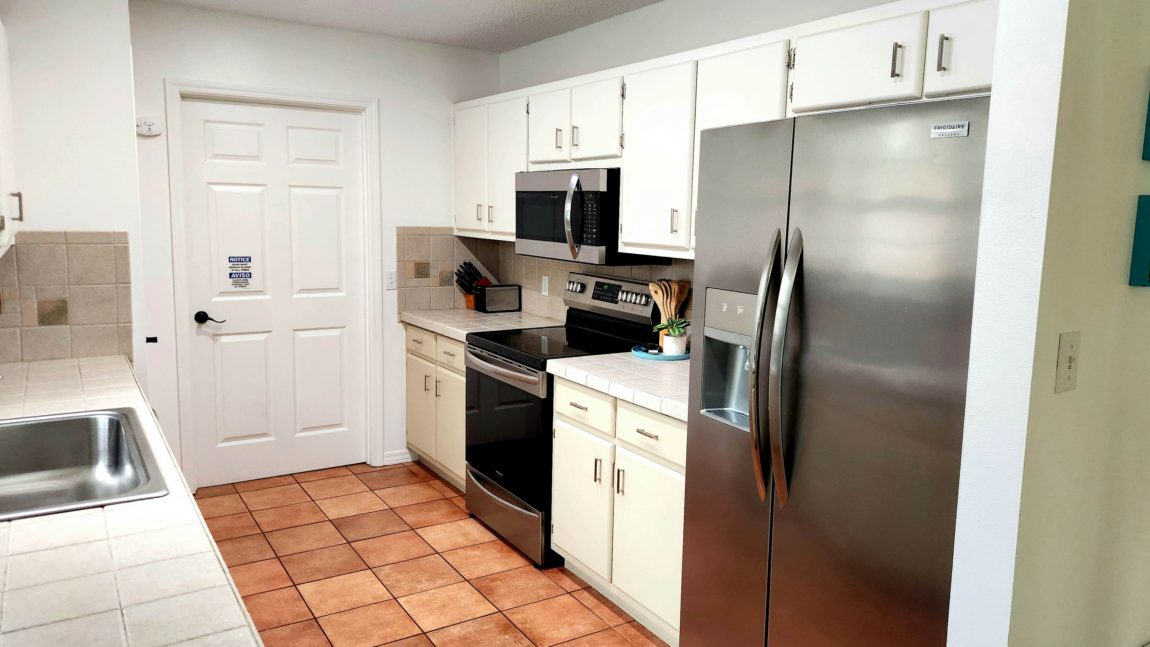 Poolside Palms Paradise