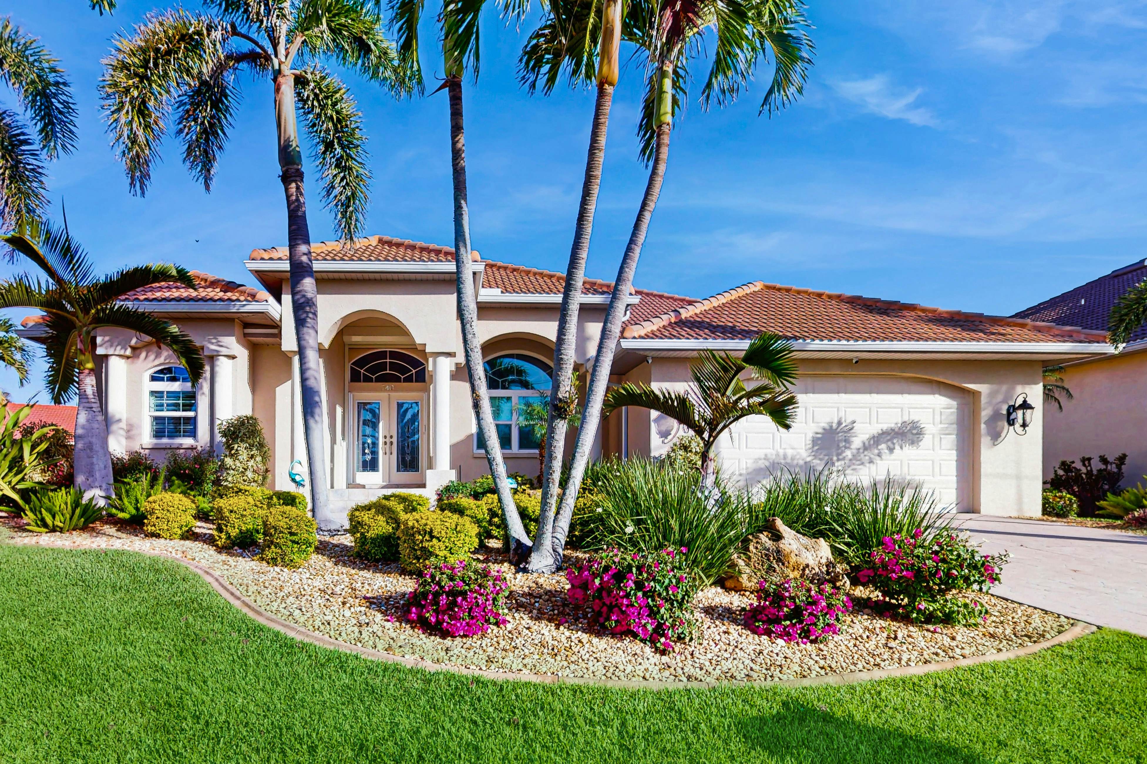 Paradise Palms of the Florida Gulf