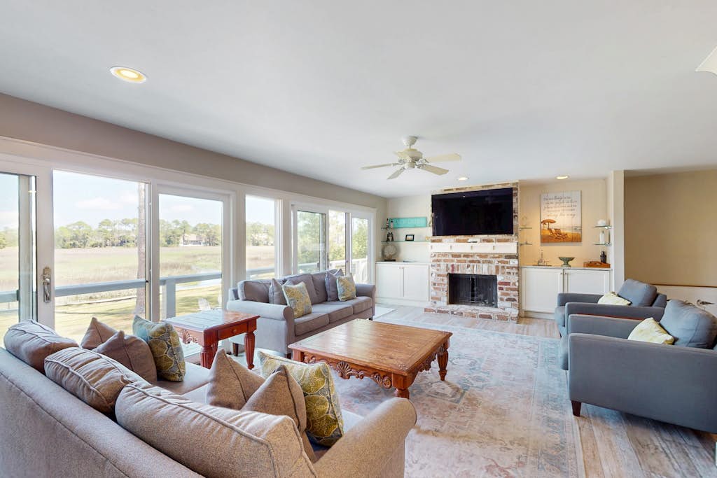 Unbeatable views from private pool with pool spa - near shopping & beaches — Hilton Head, SC — vacation rental