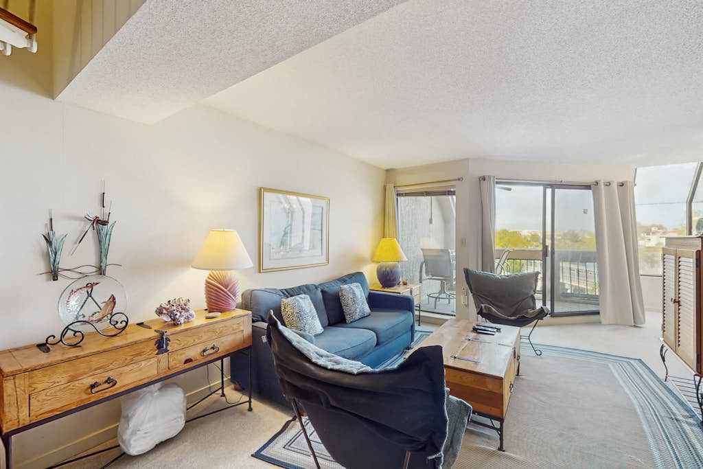 Unique condo w/ bay view, balcony & spiral staircase - great location — Hilton Head, SC — vacation rental