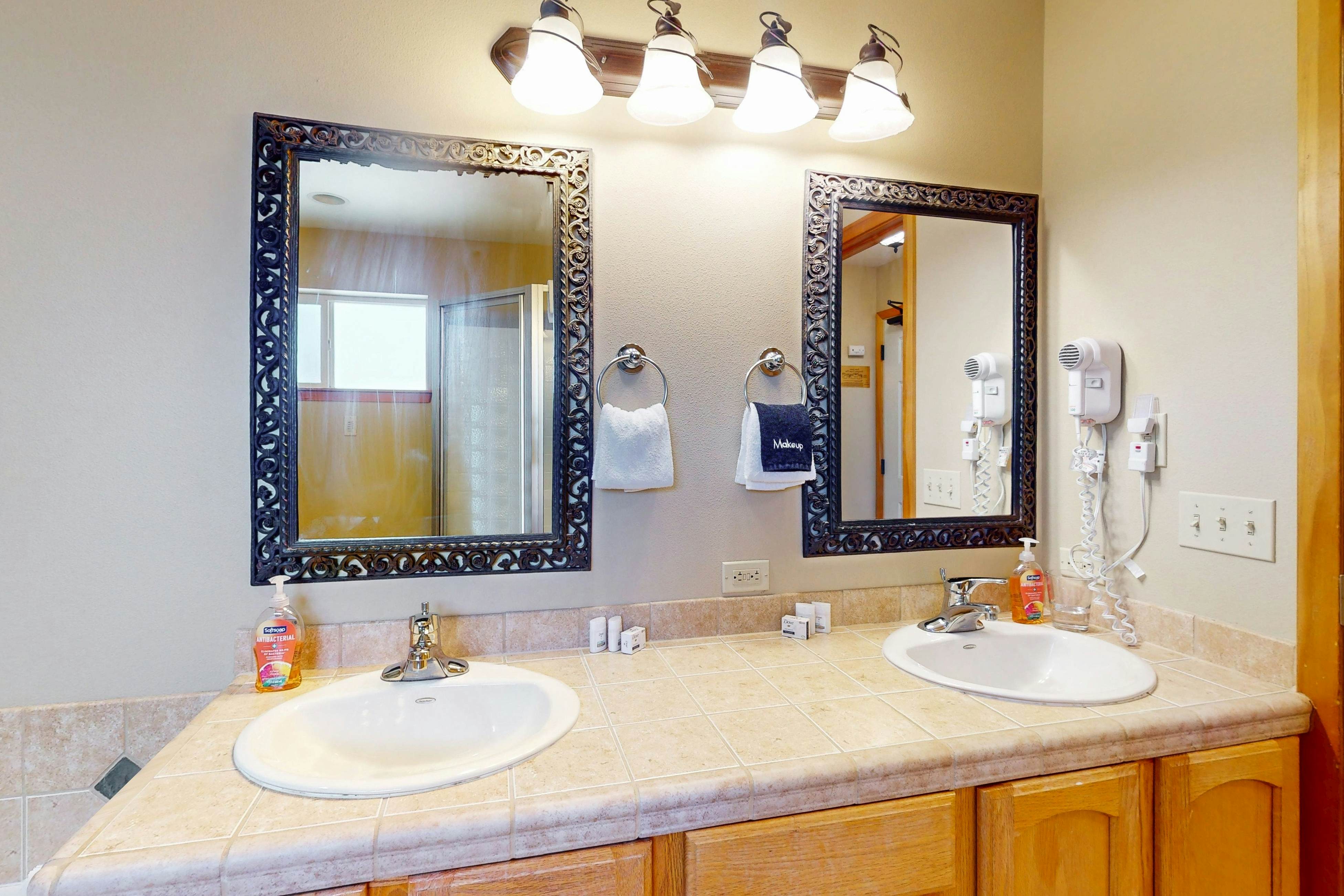 Icicle Village Resort 508 - Alpine Aurora