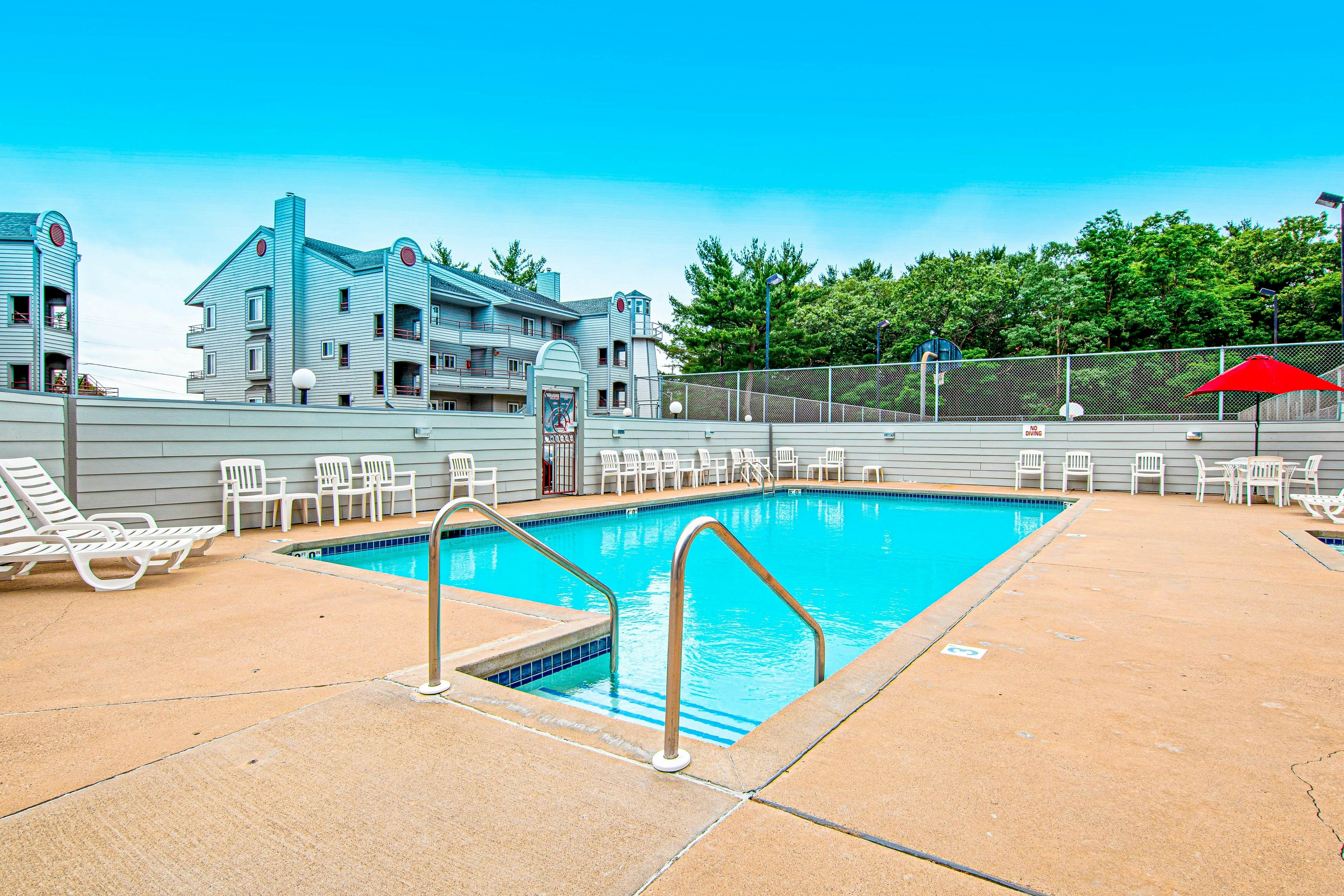 Lighthouse Cove Condo Resort Unit 418 