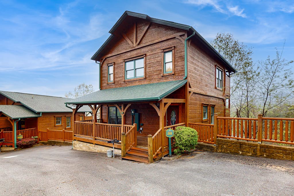 Spacious Mtn Cabin, Sleeps 12, Hot Tub, Game Room — Gatlinburg, TN — vacation rental