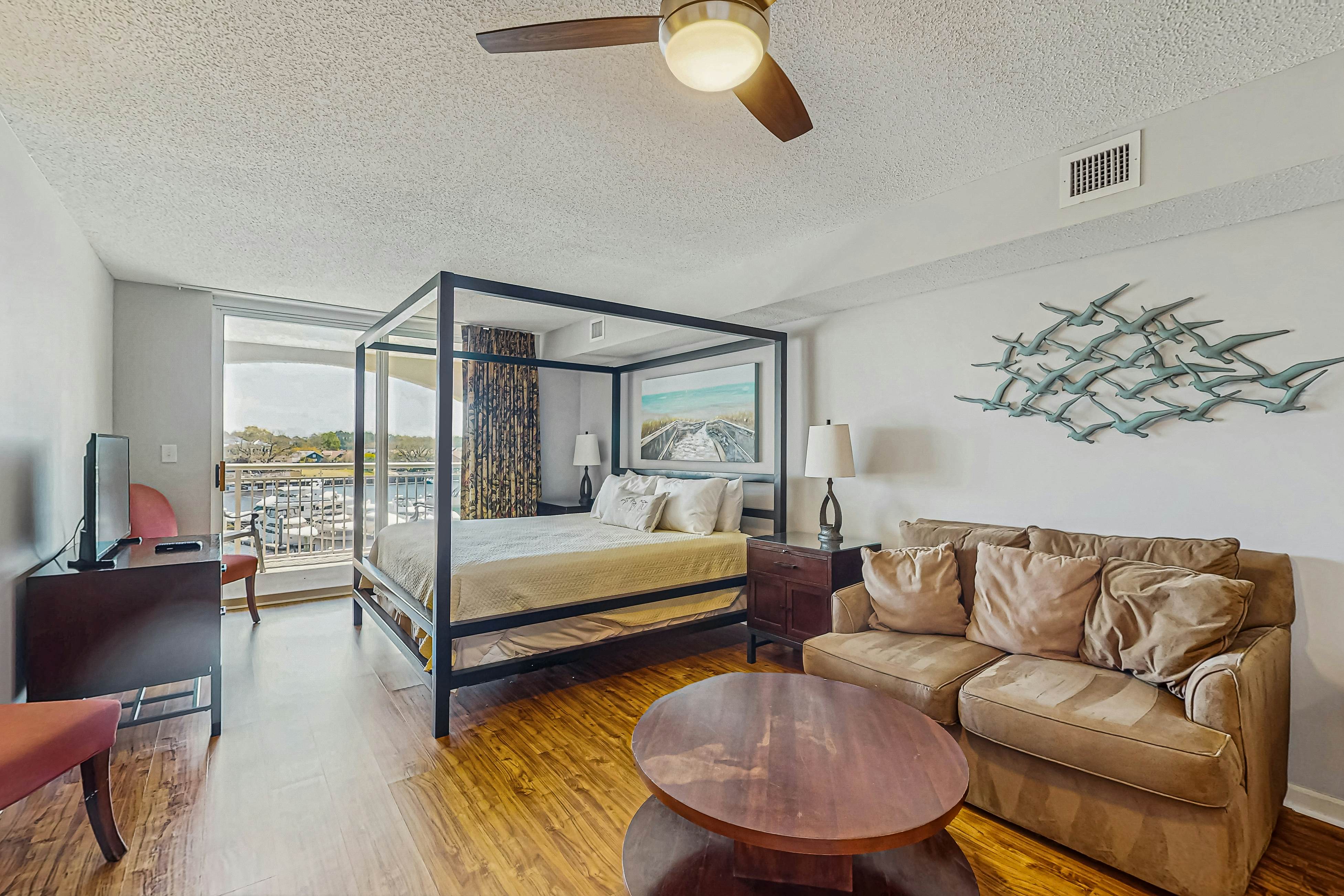 Yacht Club Villas 2-304