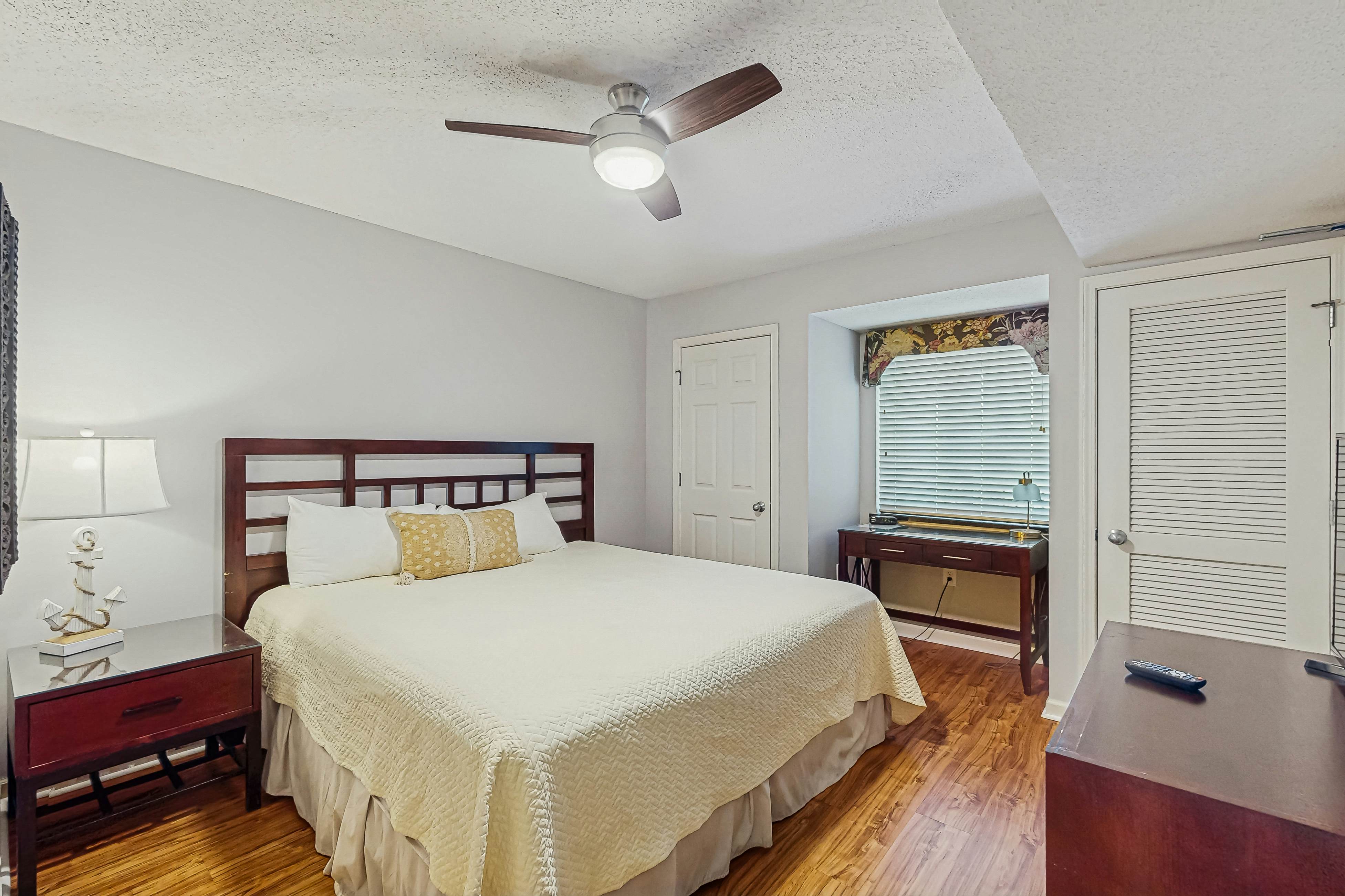 Yacht Club Villas 2-304