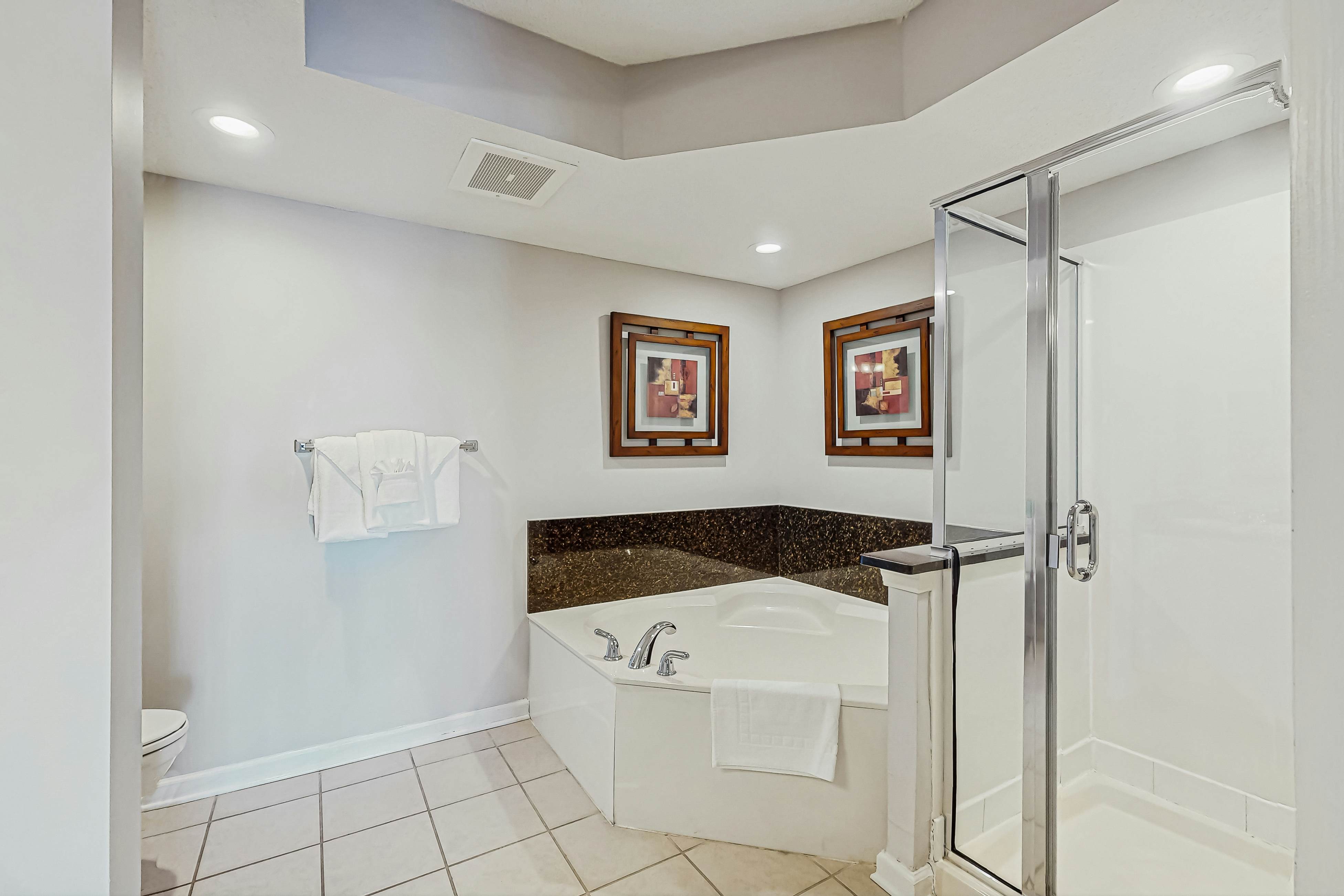 Yacht Club Villas 2-304