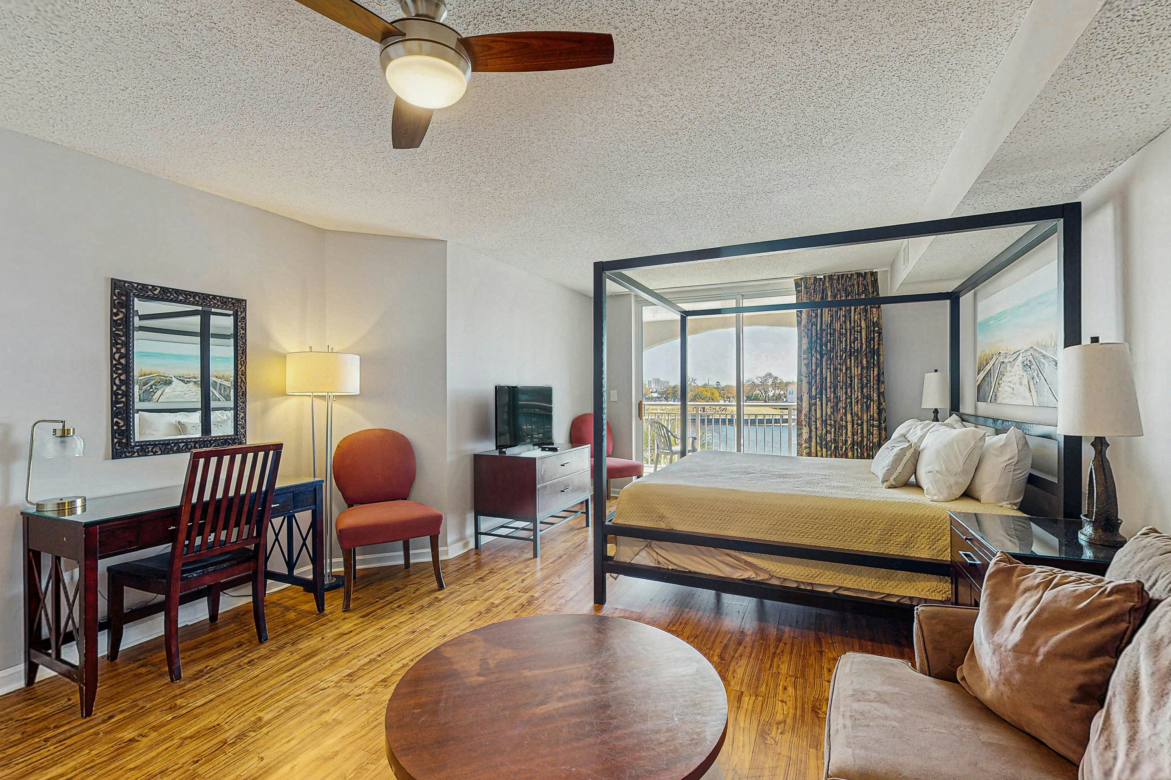 Yacht Club Villas 2-304