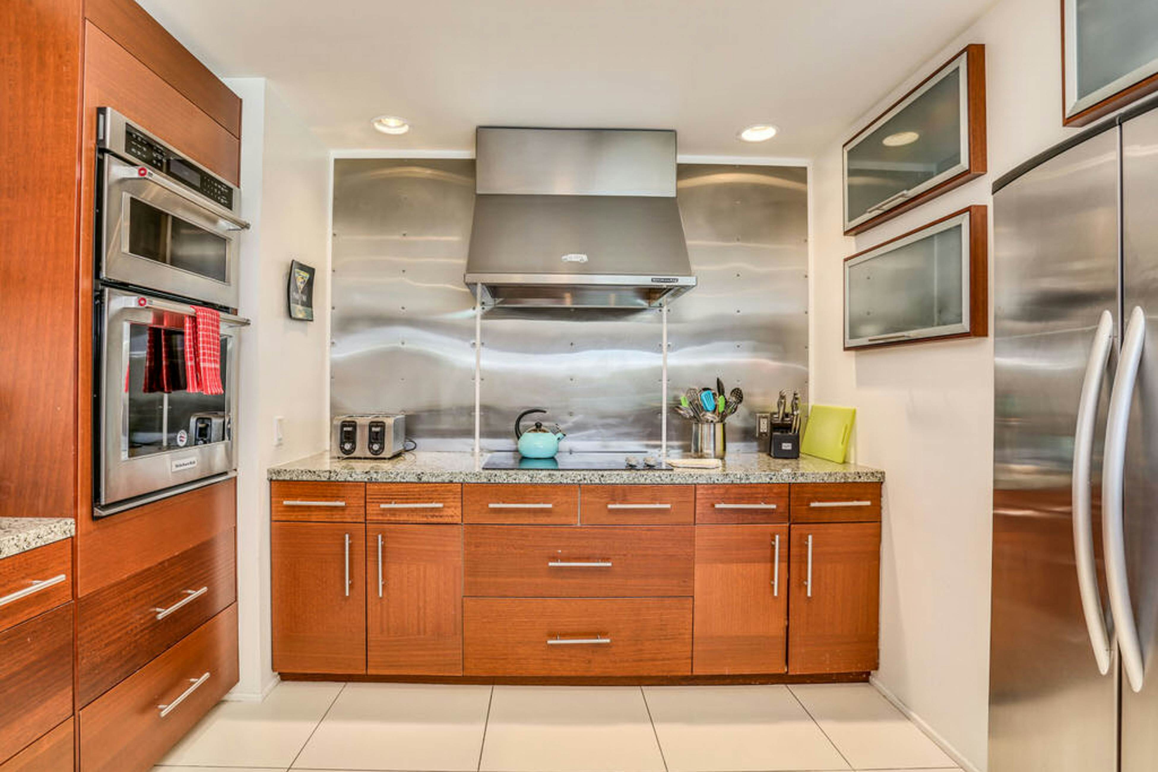 The Martini House - 380