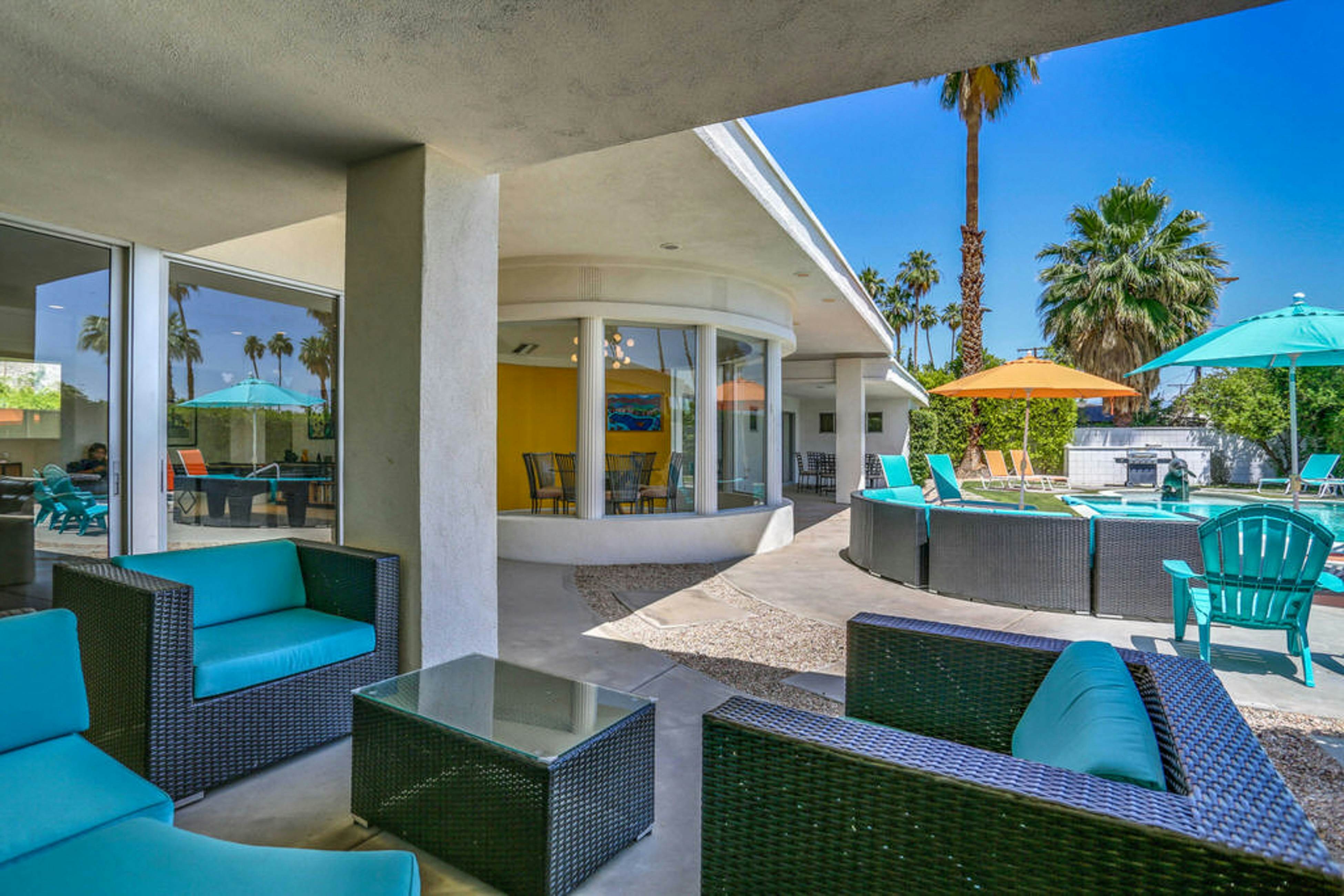 The Martini House - 380