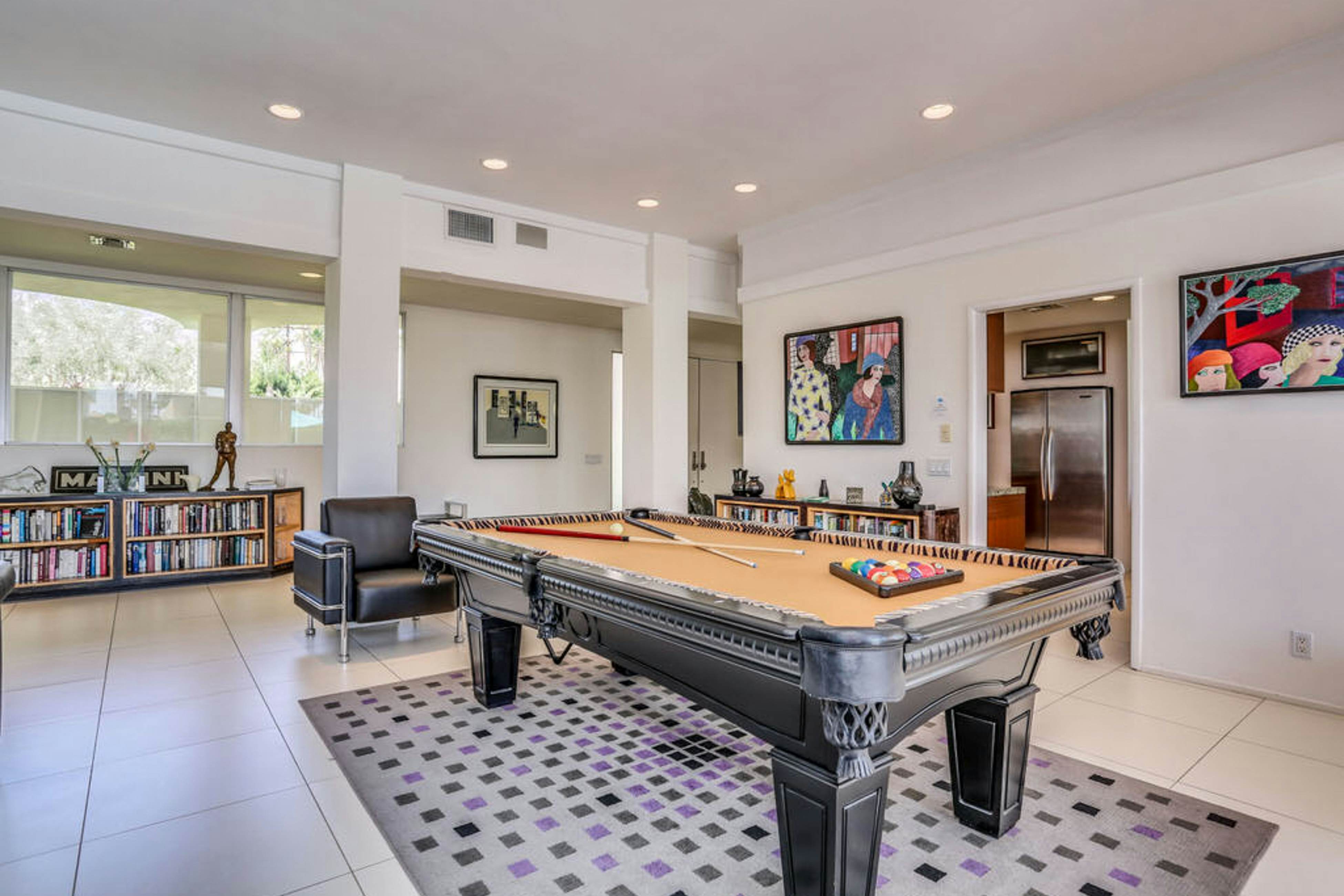 The Martini House - 380