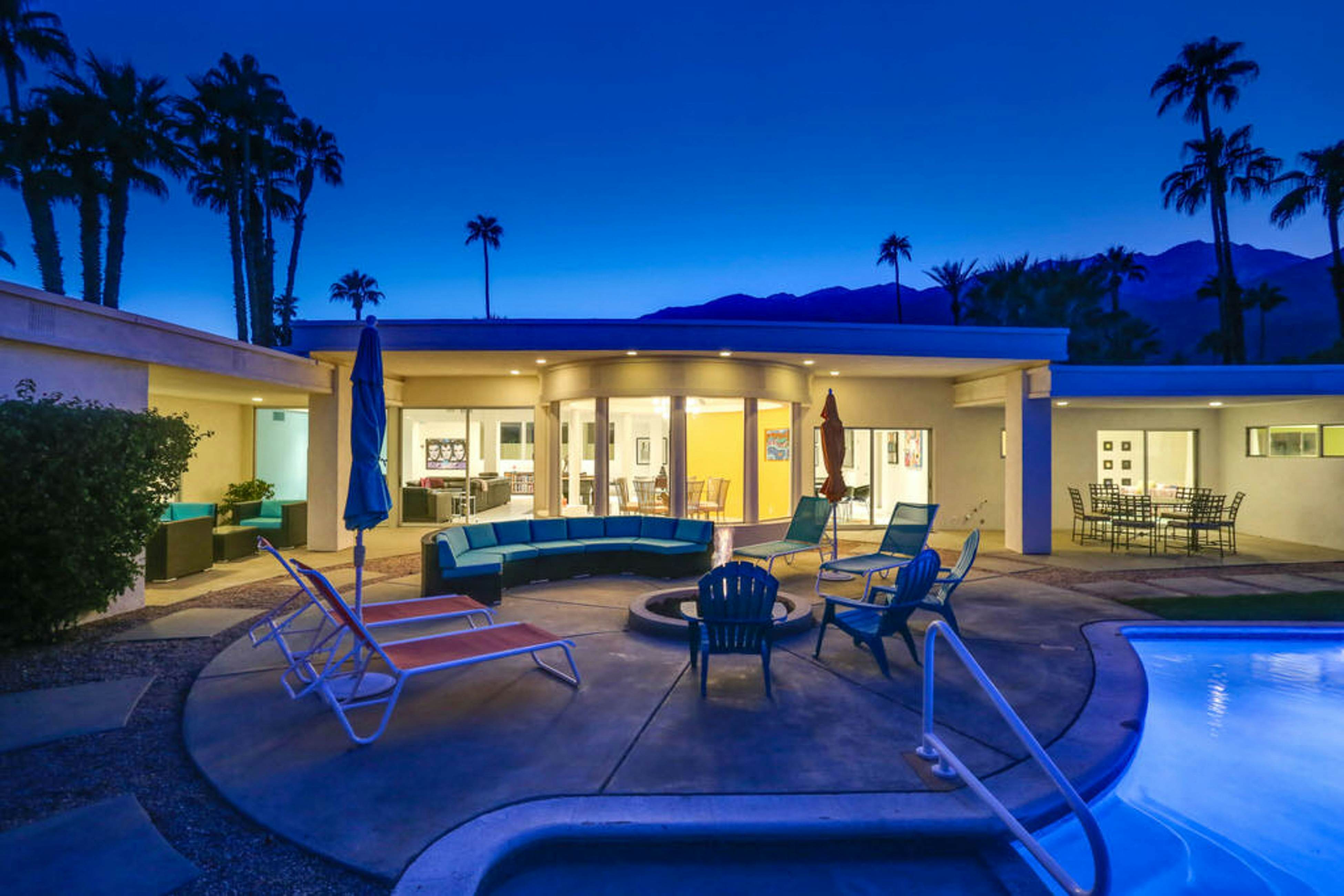 The Martini House - 380