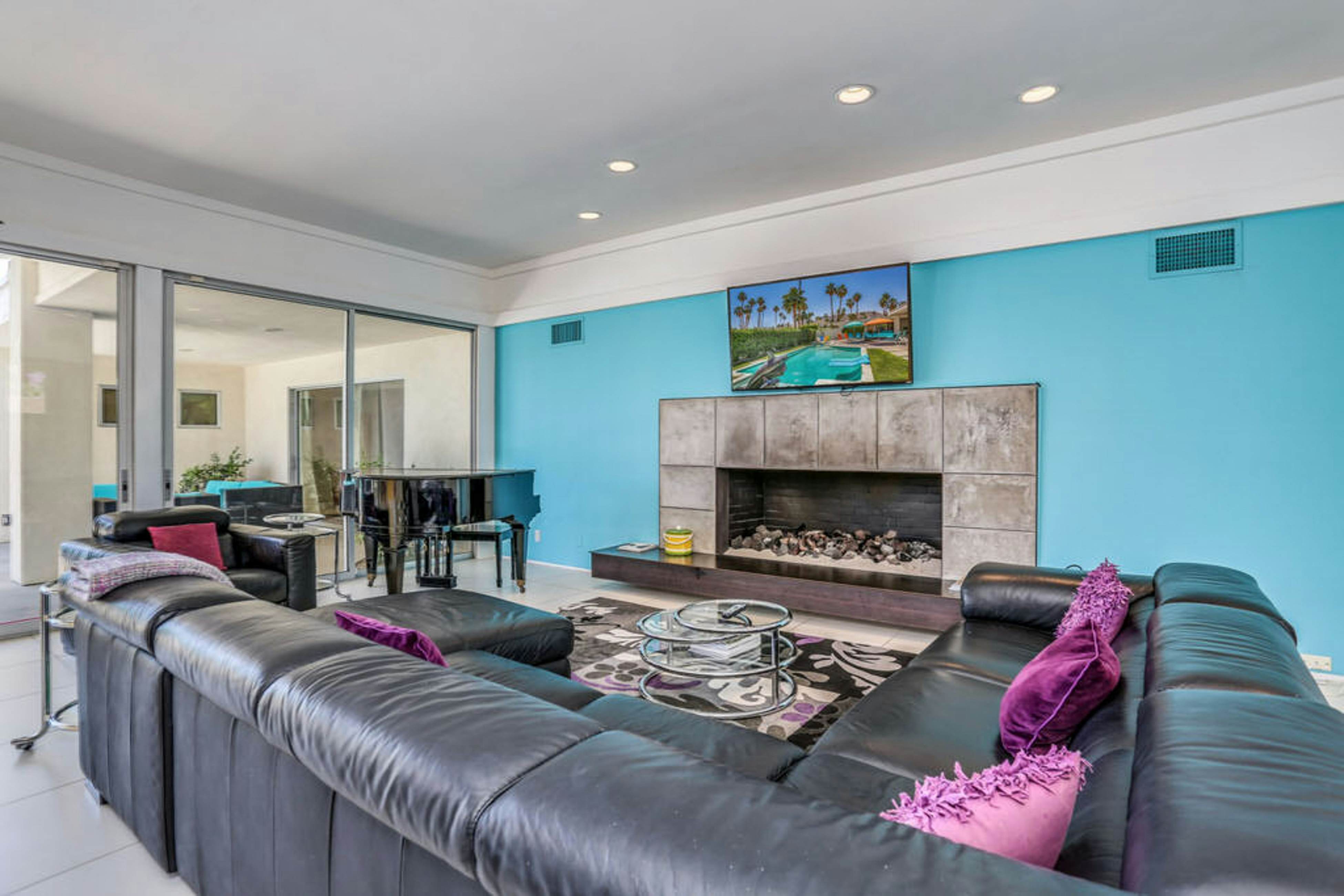 The Martini House - 380