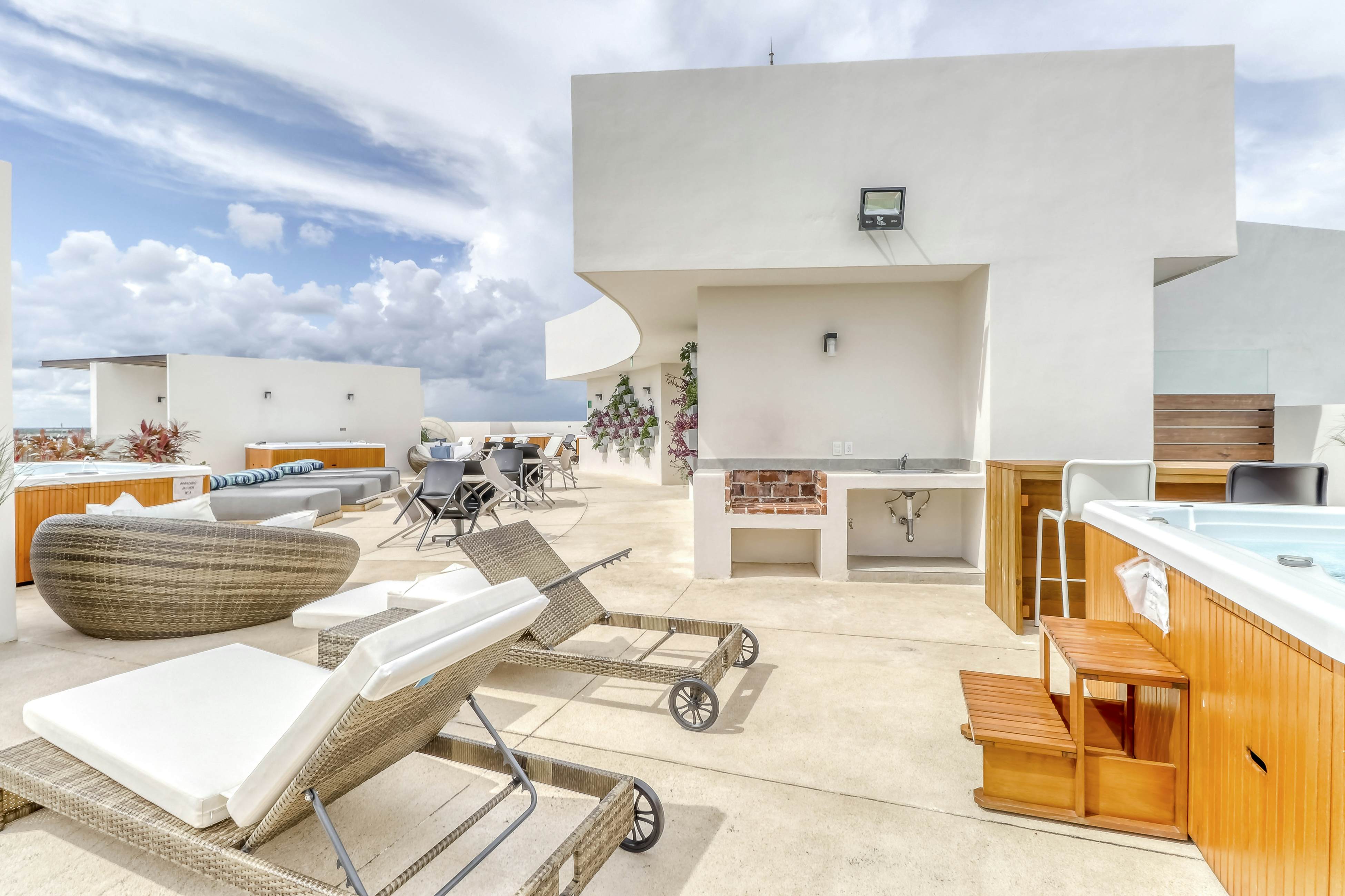 Lagunas de Mayacoba, Tower B #102