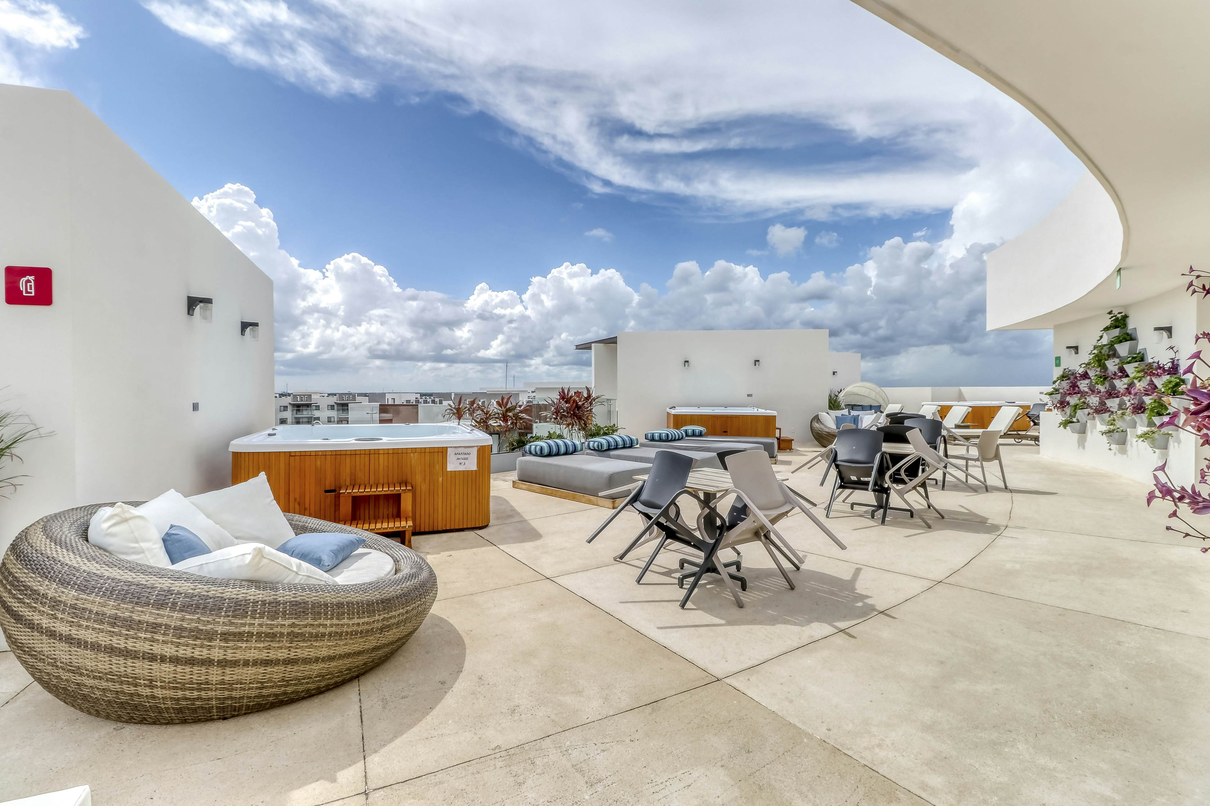 Lagunas de Mayacoba, Tower B #102