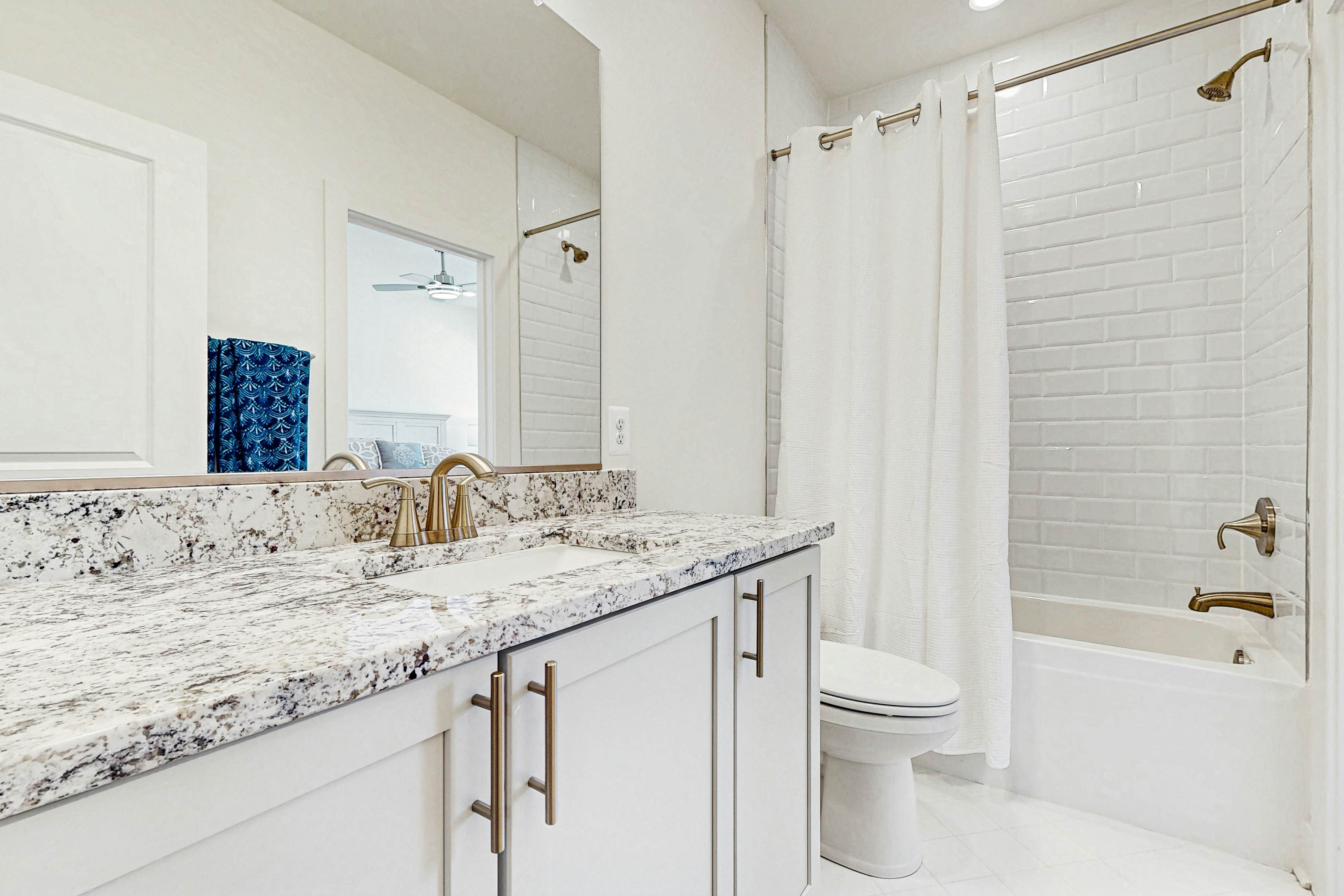 Oyster House Village - 21503 Helm St